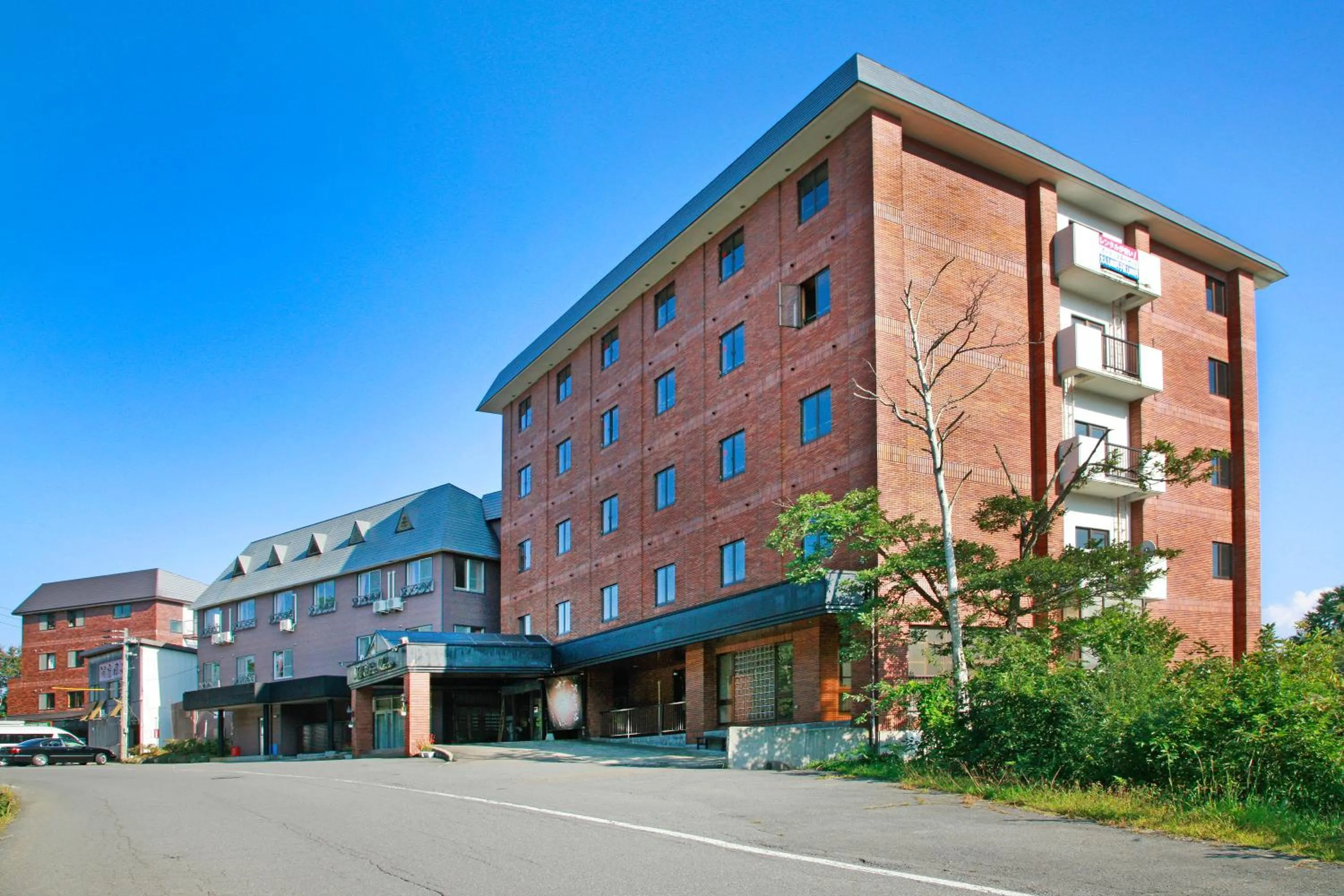Facade/entrance in Hotel Silk Inn Madarao
