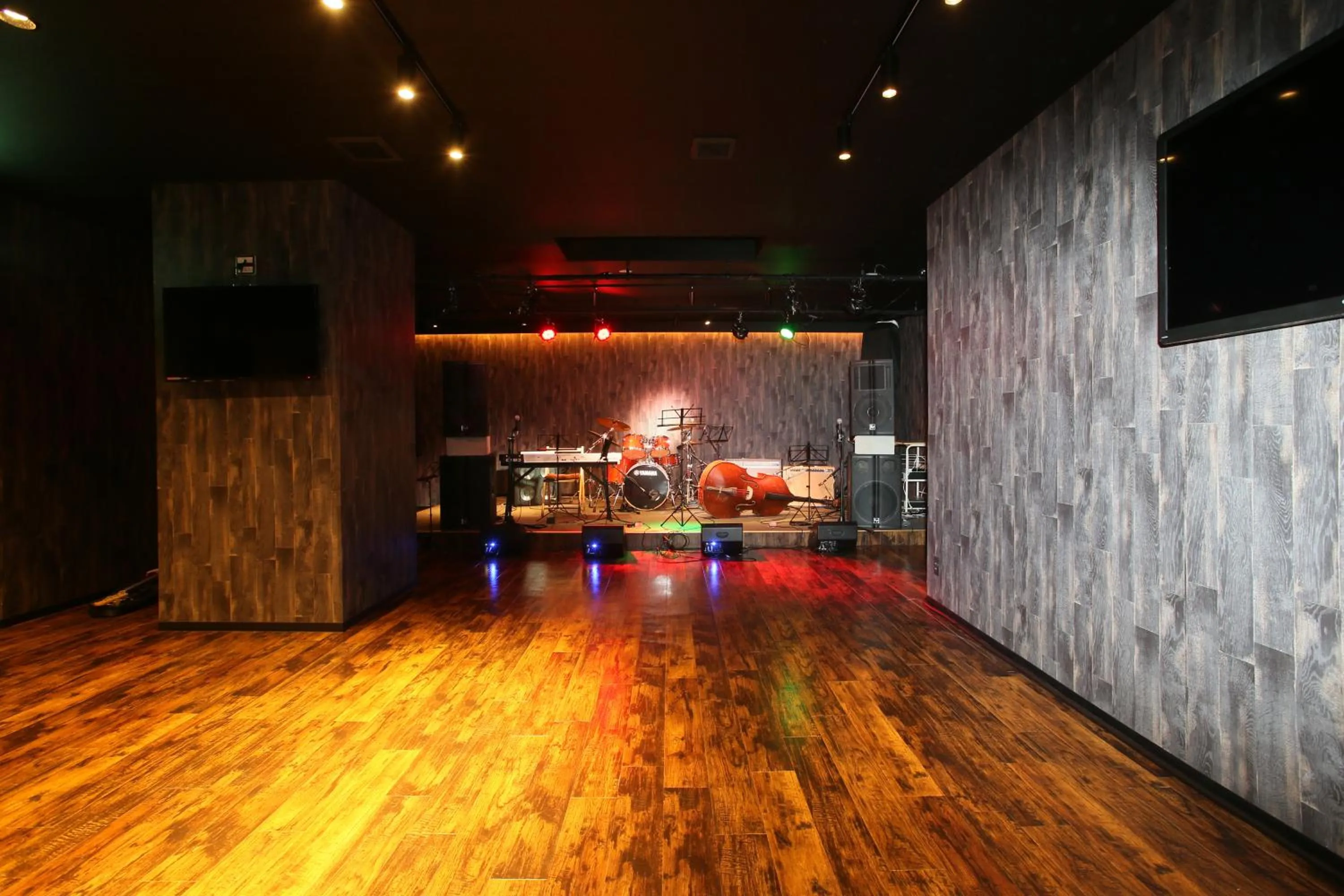 Entertainment in Hotel Silk Inn Madarao