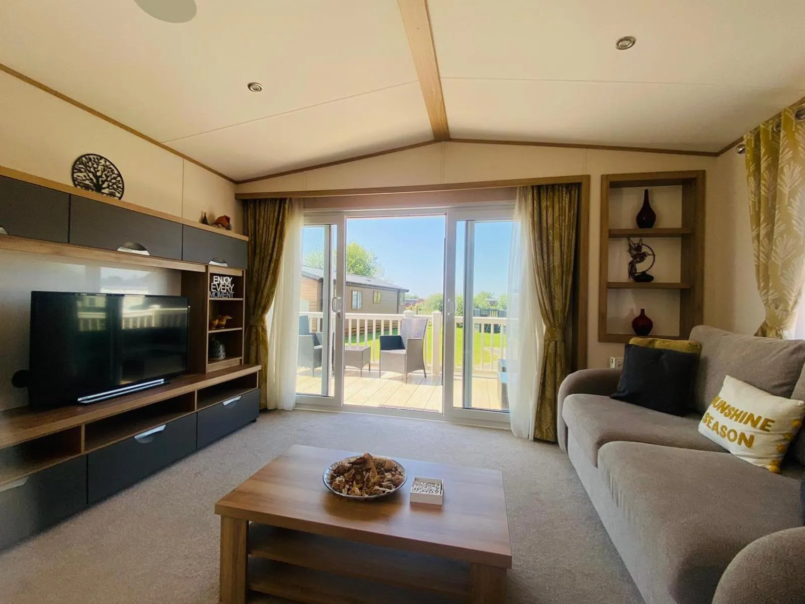 TV and multimedia in Tattershall Lakes Mini Breaks - Osprey Rise