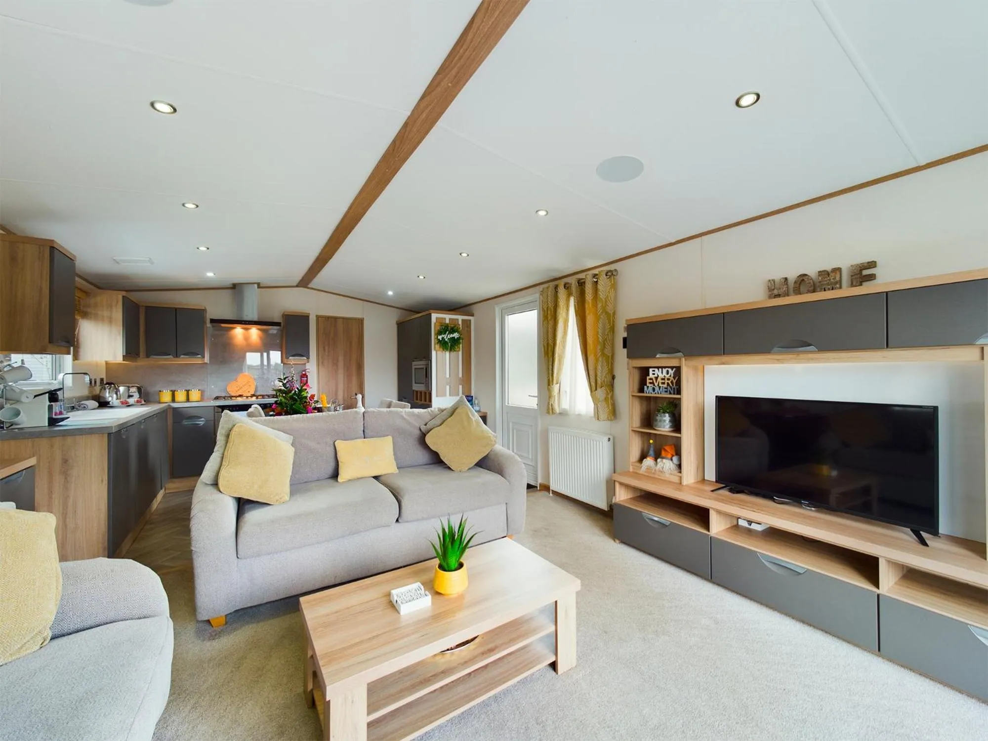 TV and multimedia in Tattershall Lakes Mini Breaks - Osprey Rise