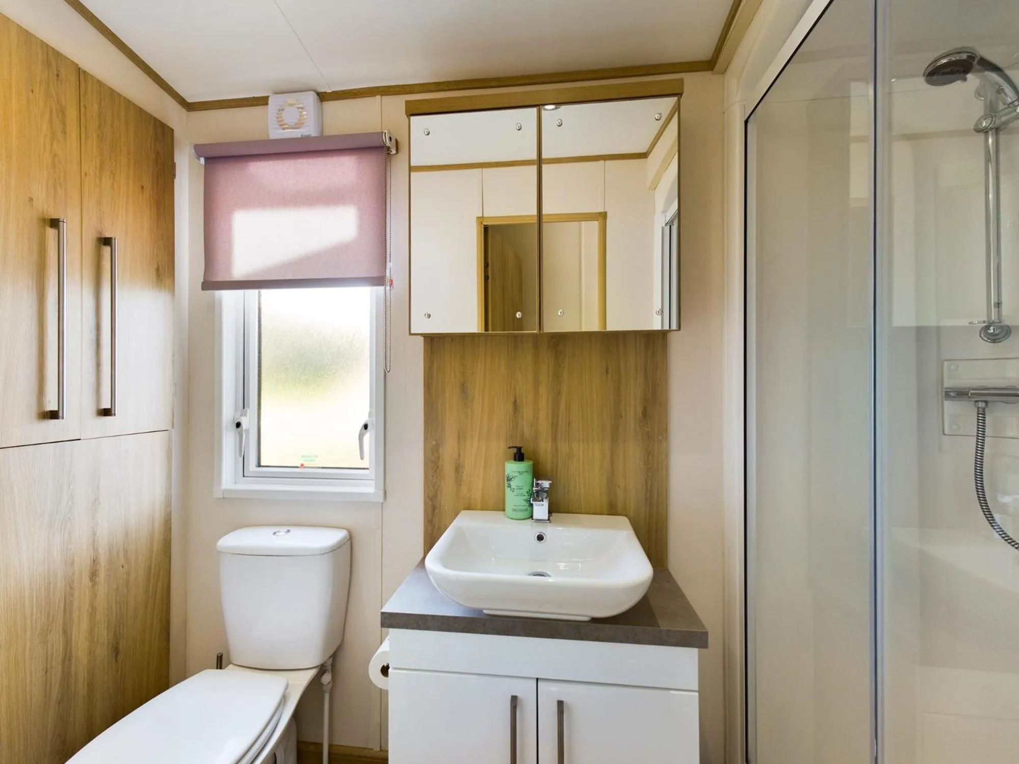 Shower in Tattershall Lakes Mini Breaks - Osprey Rise