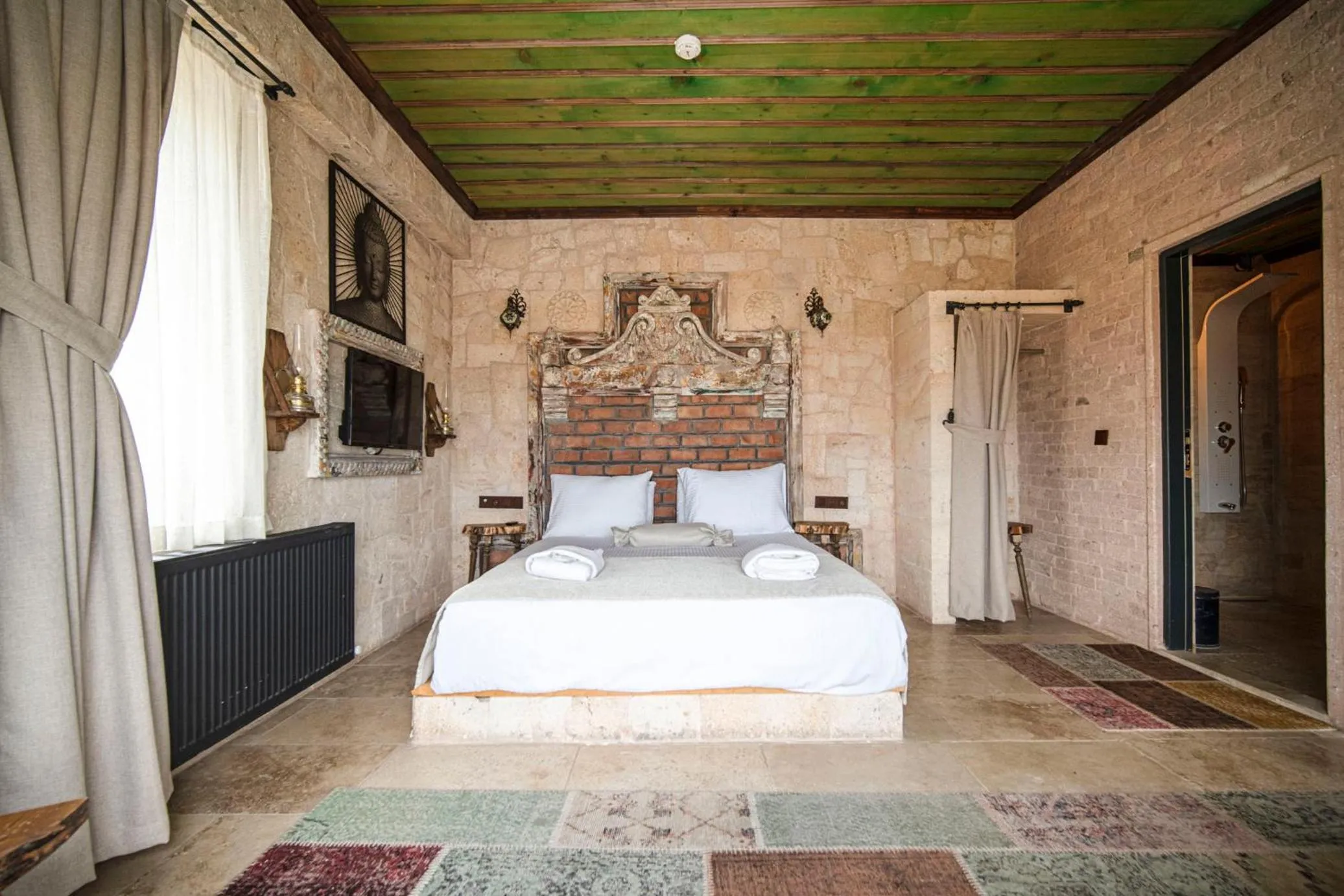 Bed in Deluna Cappadocia