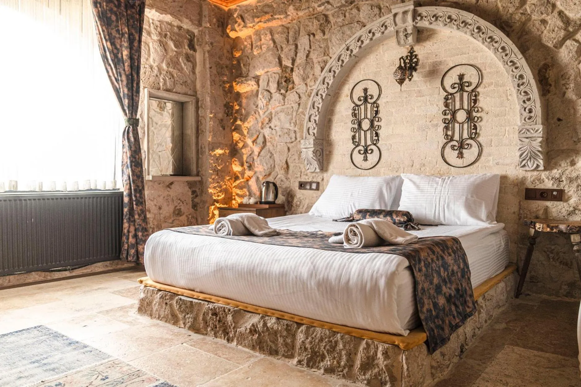 Bed in Deluna Cappadocia