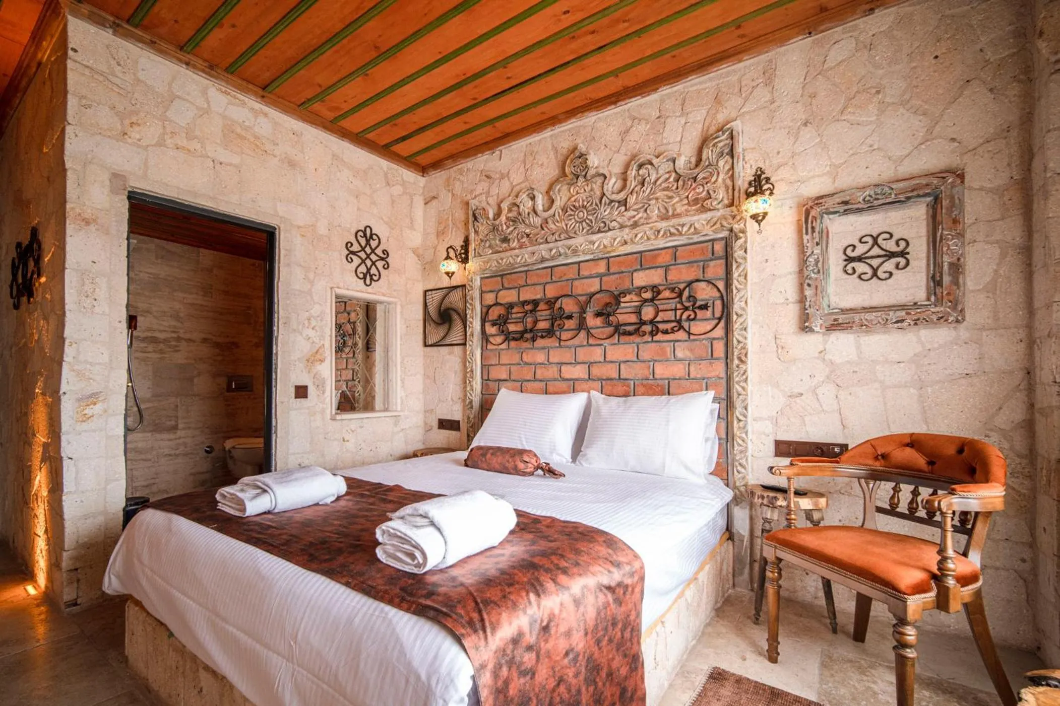 Bed in Deluna Cappadocia