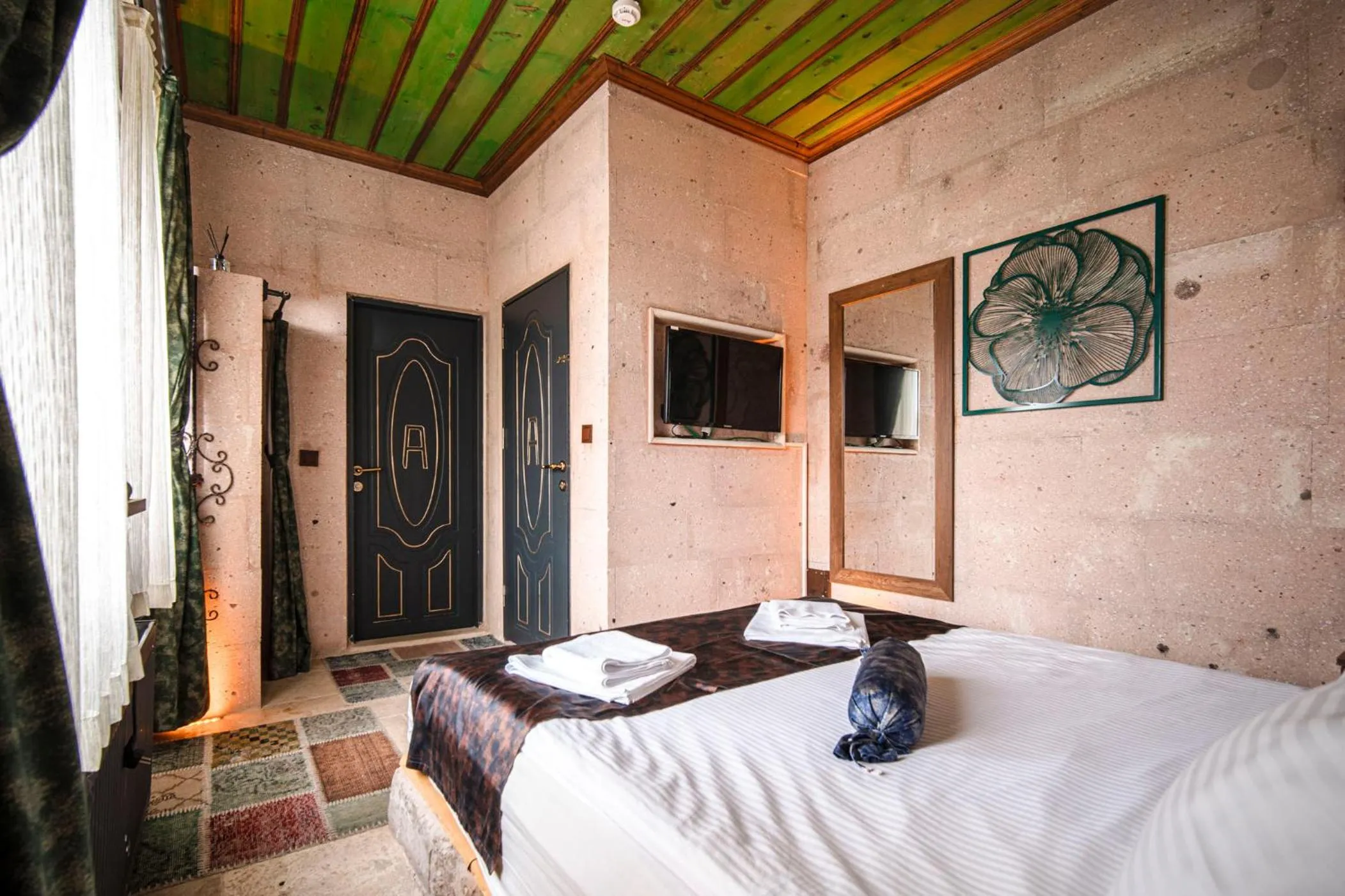 Bed in Deluna Cappadocia