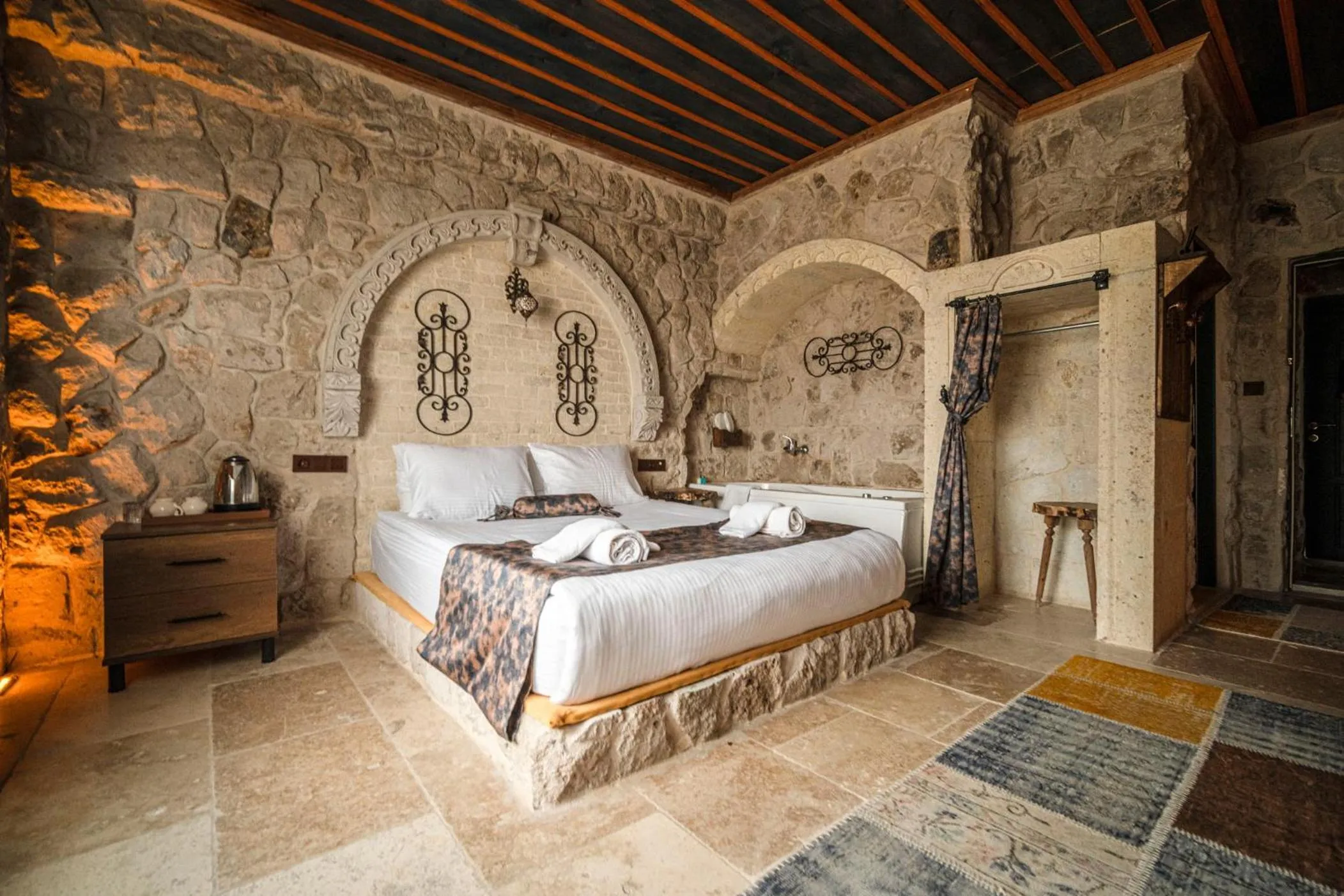 Bed in Deluna Cappadocia
