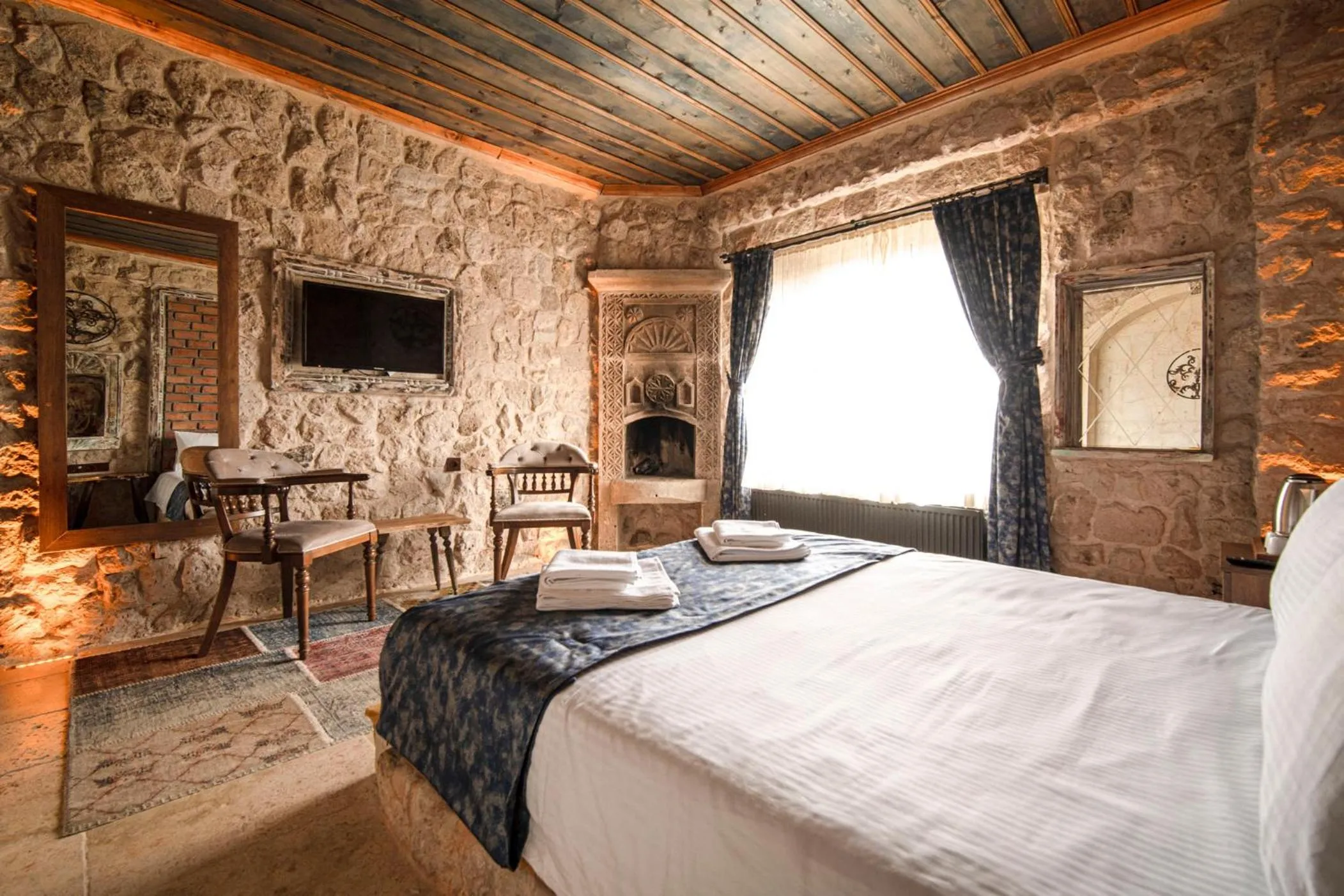 Bed in Deluna Cappadocia