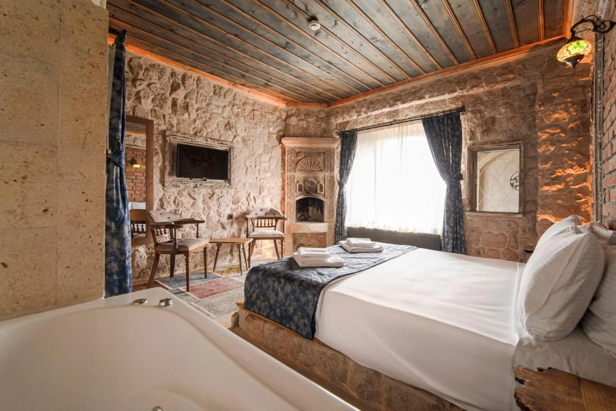 Bed in Deluna Cappadocia