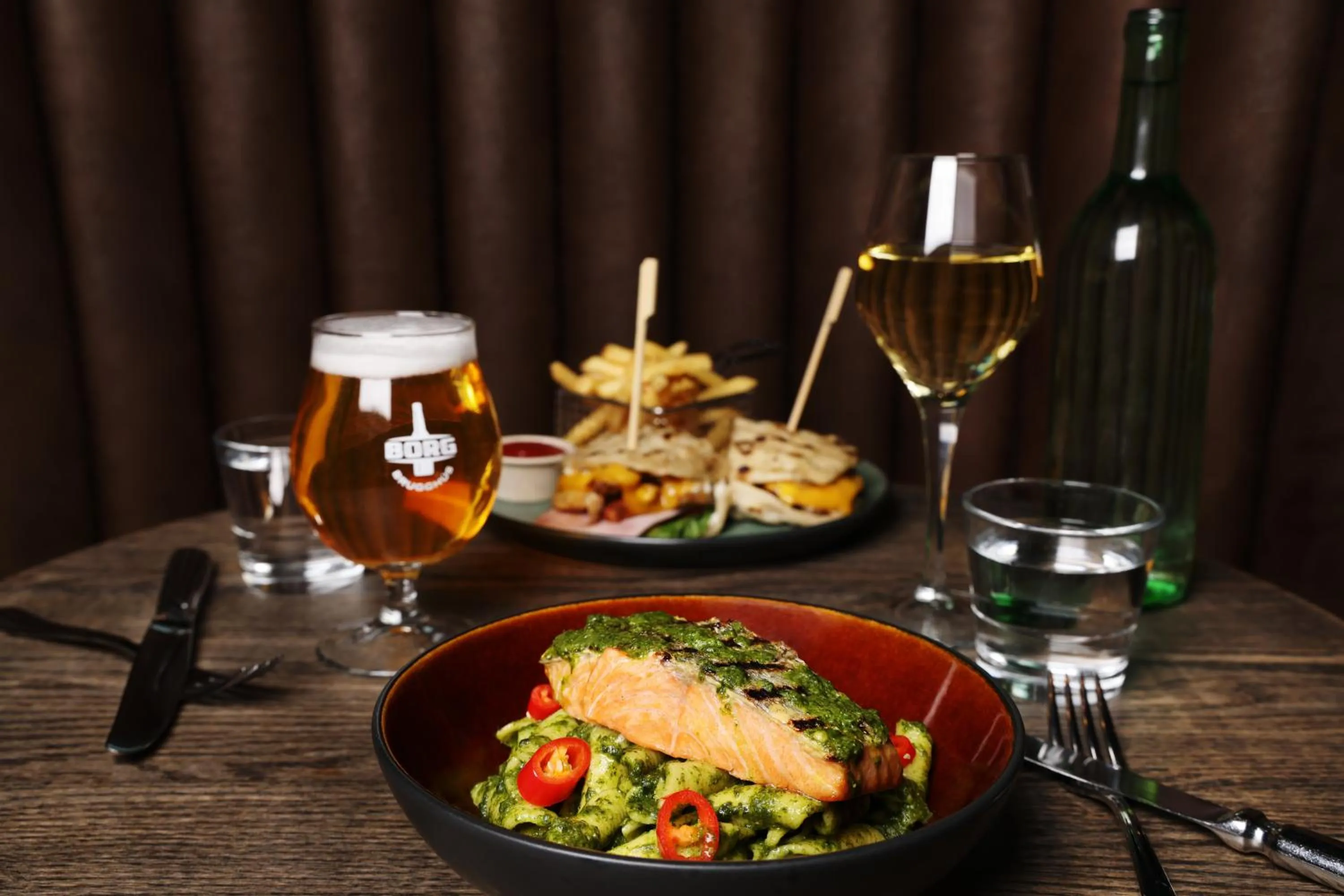 Restaurant/places to eat in Hotel Reykjavík Saga