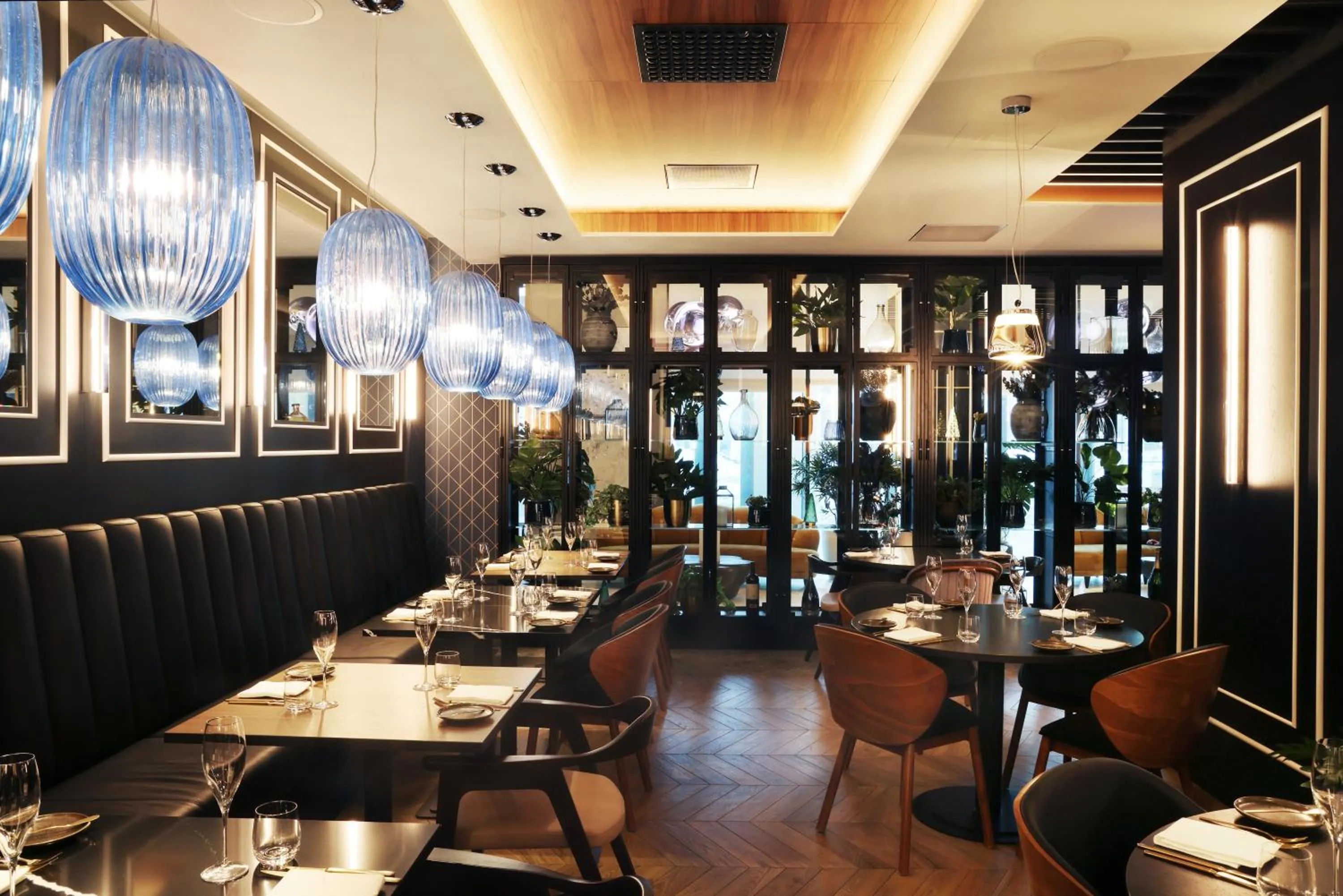 Restaurant/places to eat in Hotel Reykjavík Saga