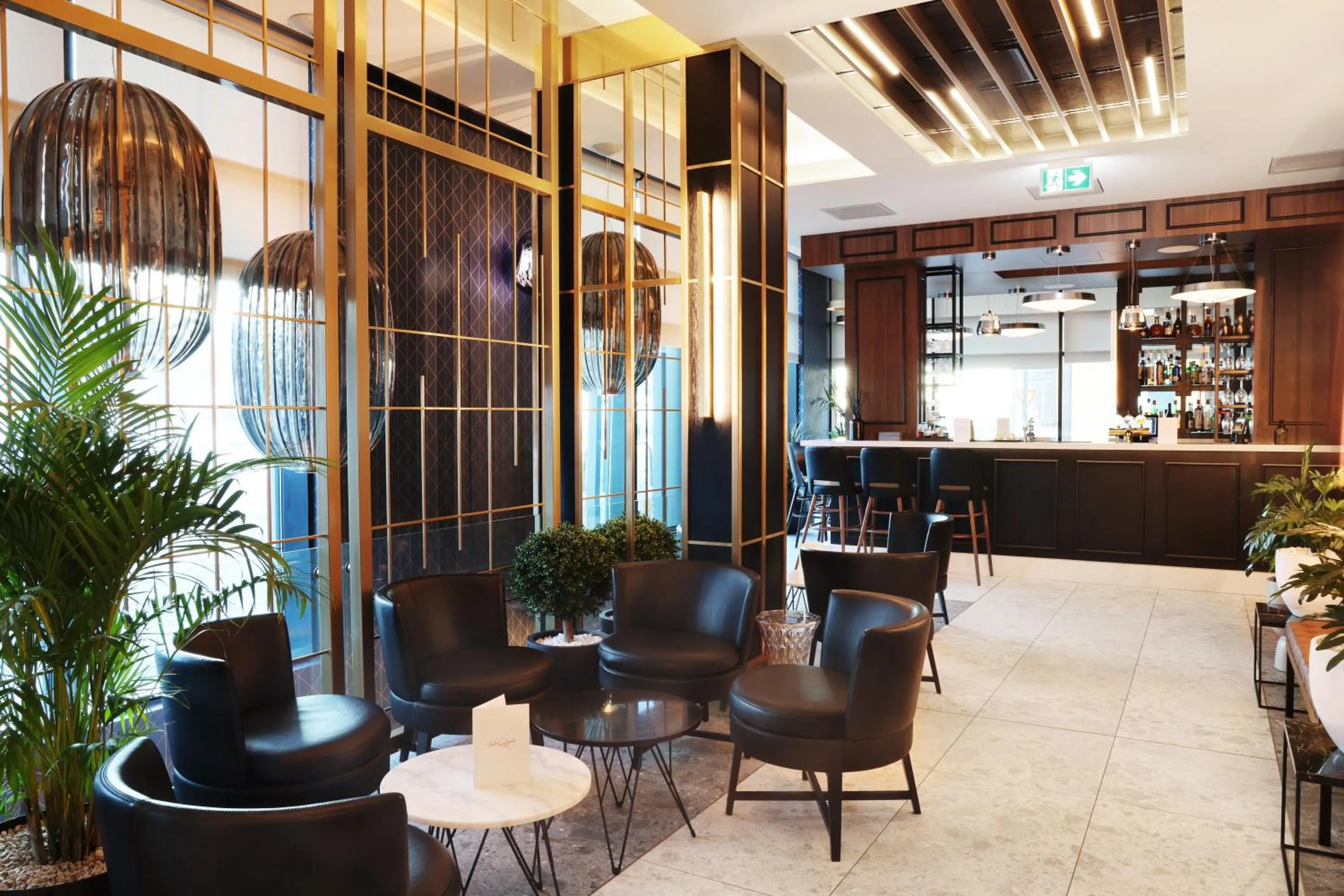 Restaurant/places to eat in Hotel Reykjavík Saga