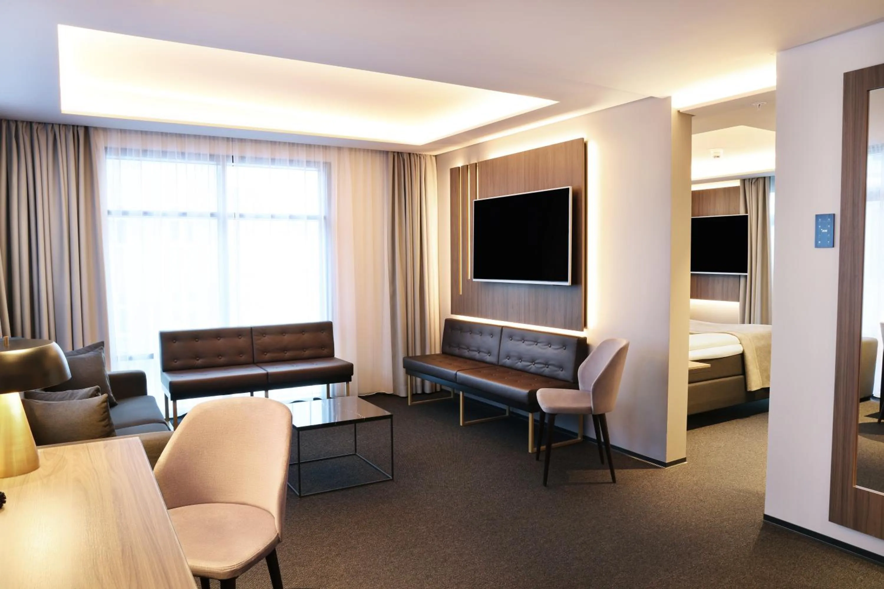 Bedroom, Bed in Hotel Reykjavík Saga