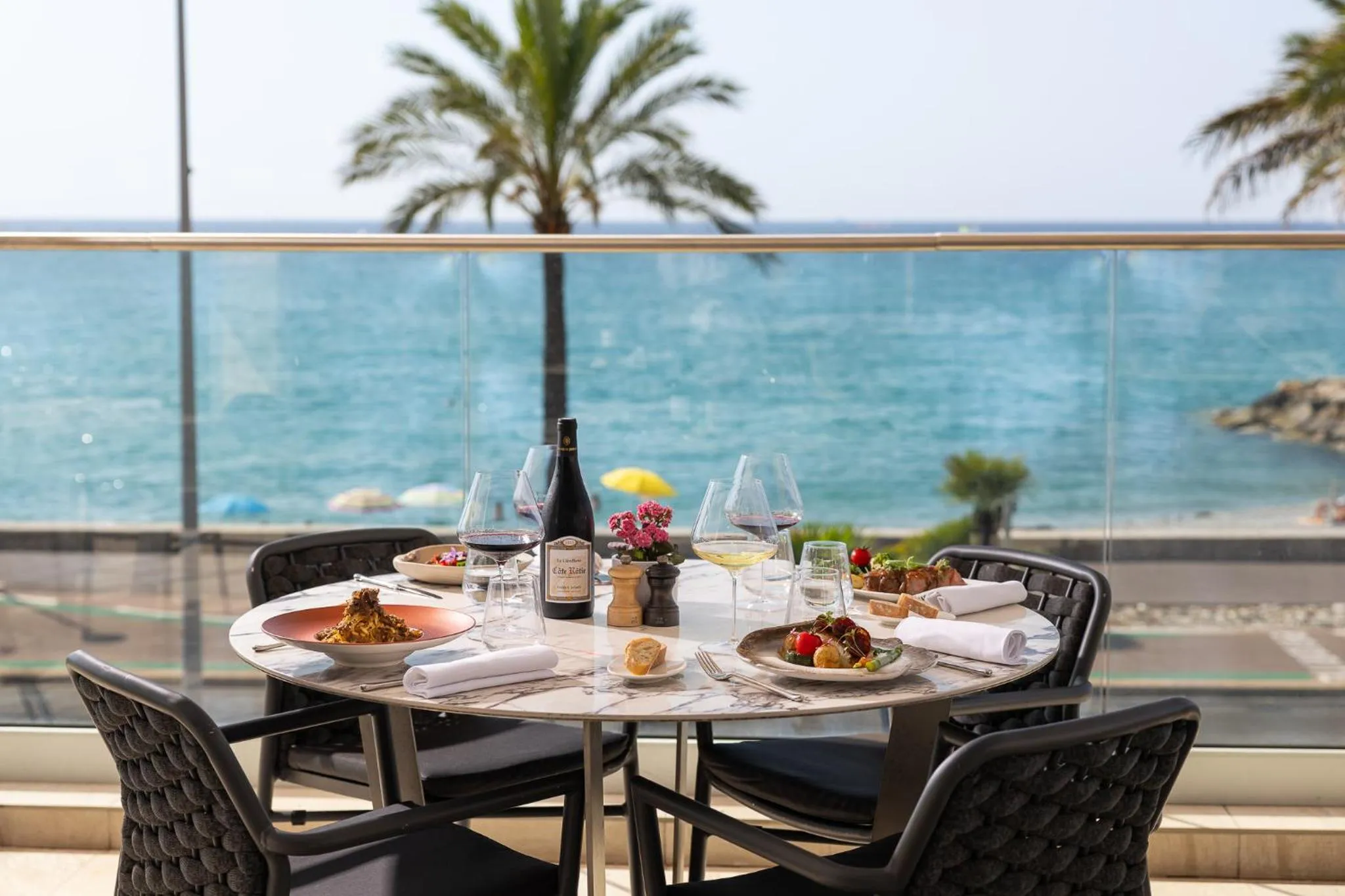 Restaurant/places to eat in Hotel Royalmar - Nouveau propriétaire