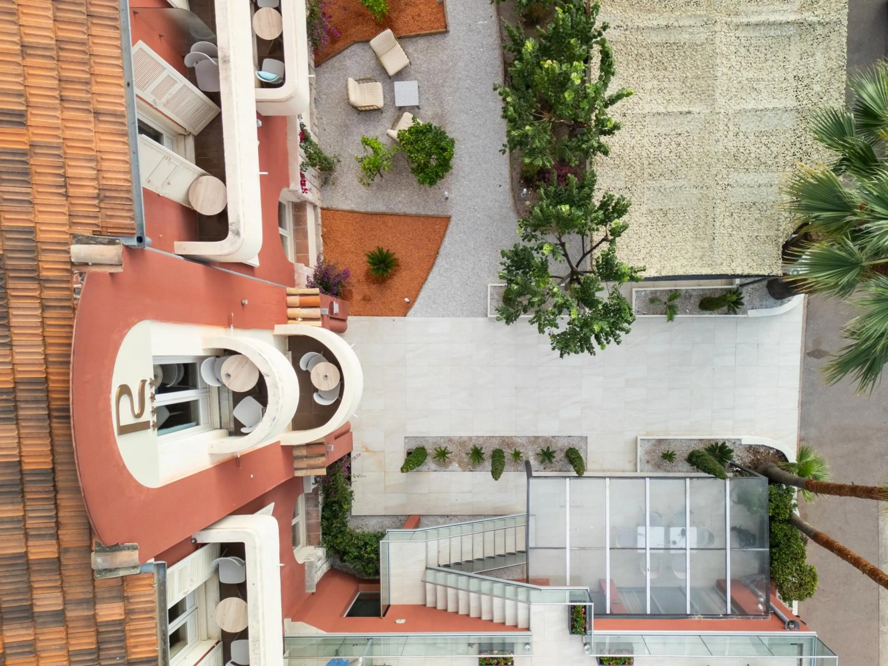 Property building in Hotel Royalmar - Nouveau propriétaire