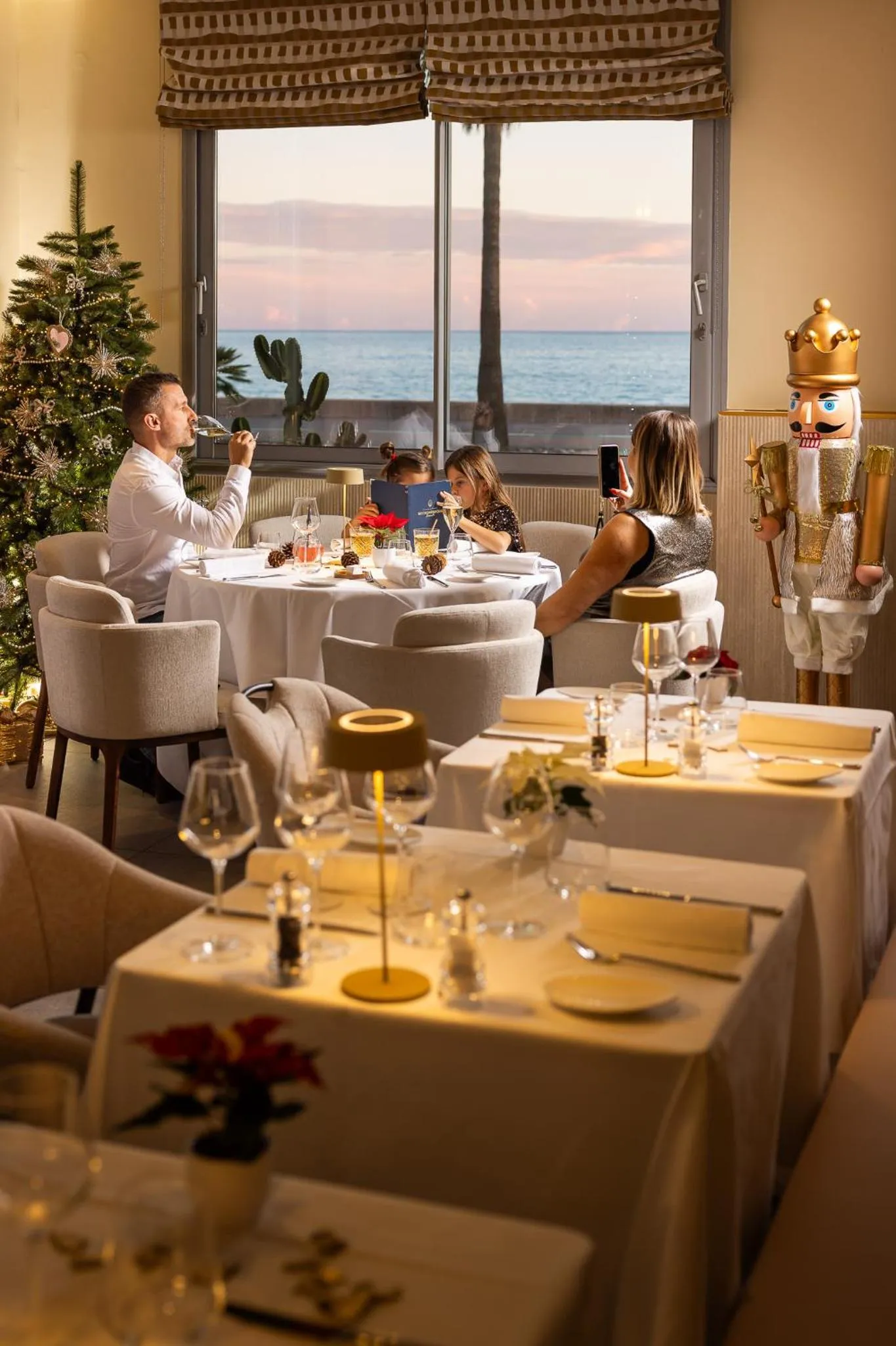 Restaurant/places to eat in Hotel Royalmar - Nouveau propriétaire