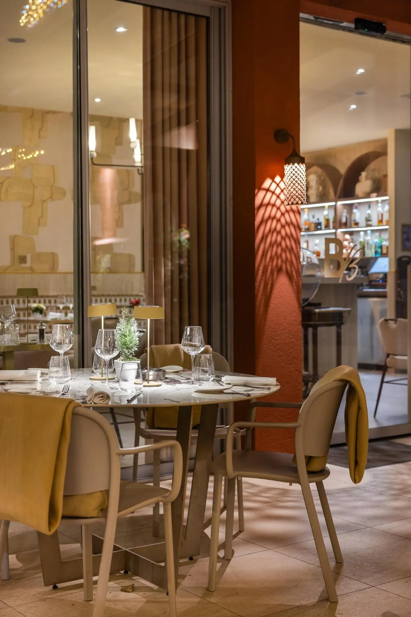 Restaurant/places to eat in Hotel Royalmar - Nouveau propriétaire