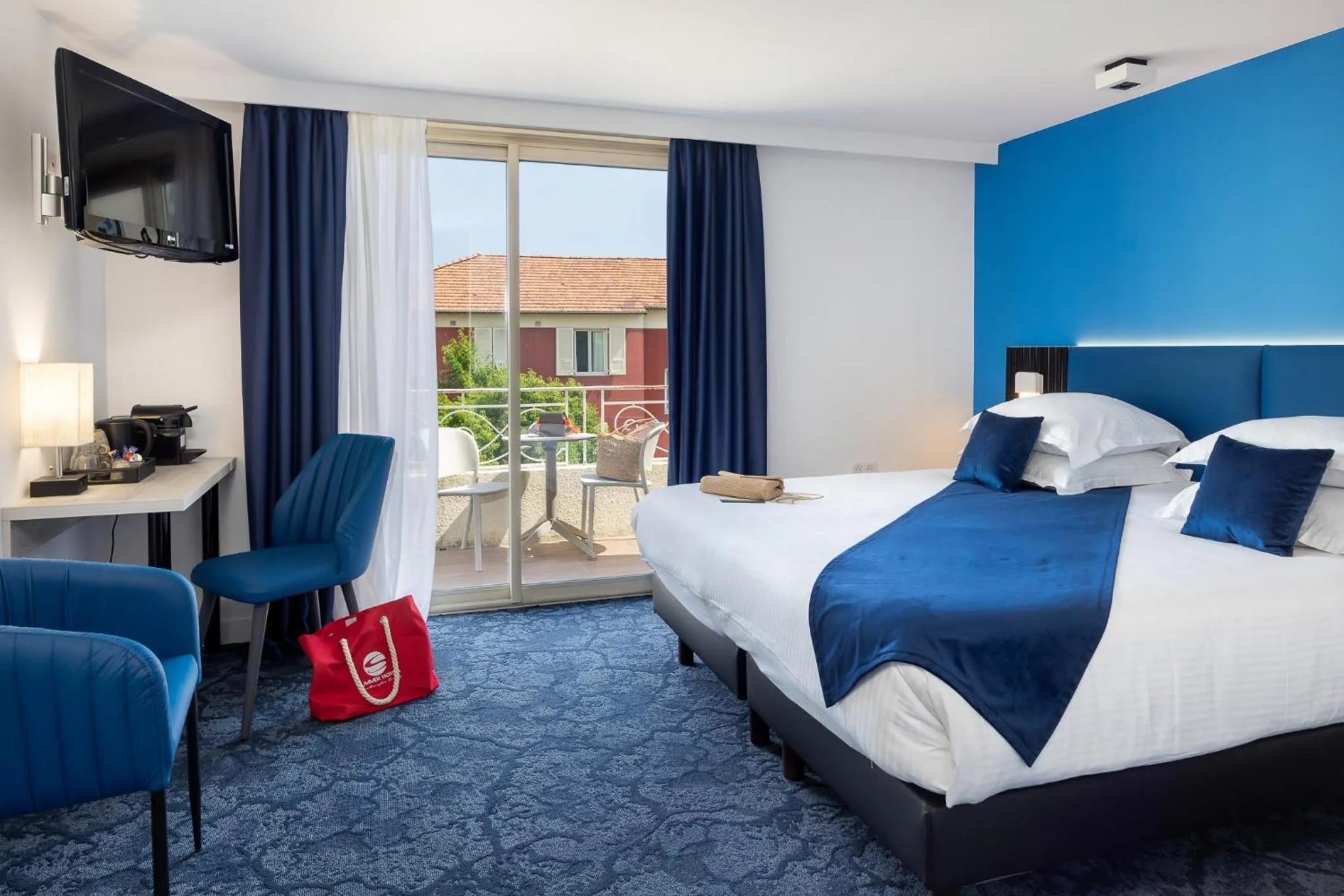 Photo of the whole room, Bed in Hotel Royalmar - Nouveau propriétaire