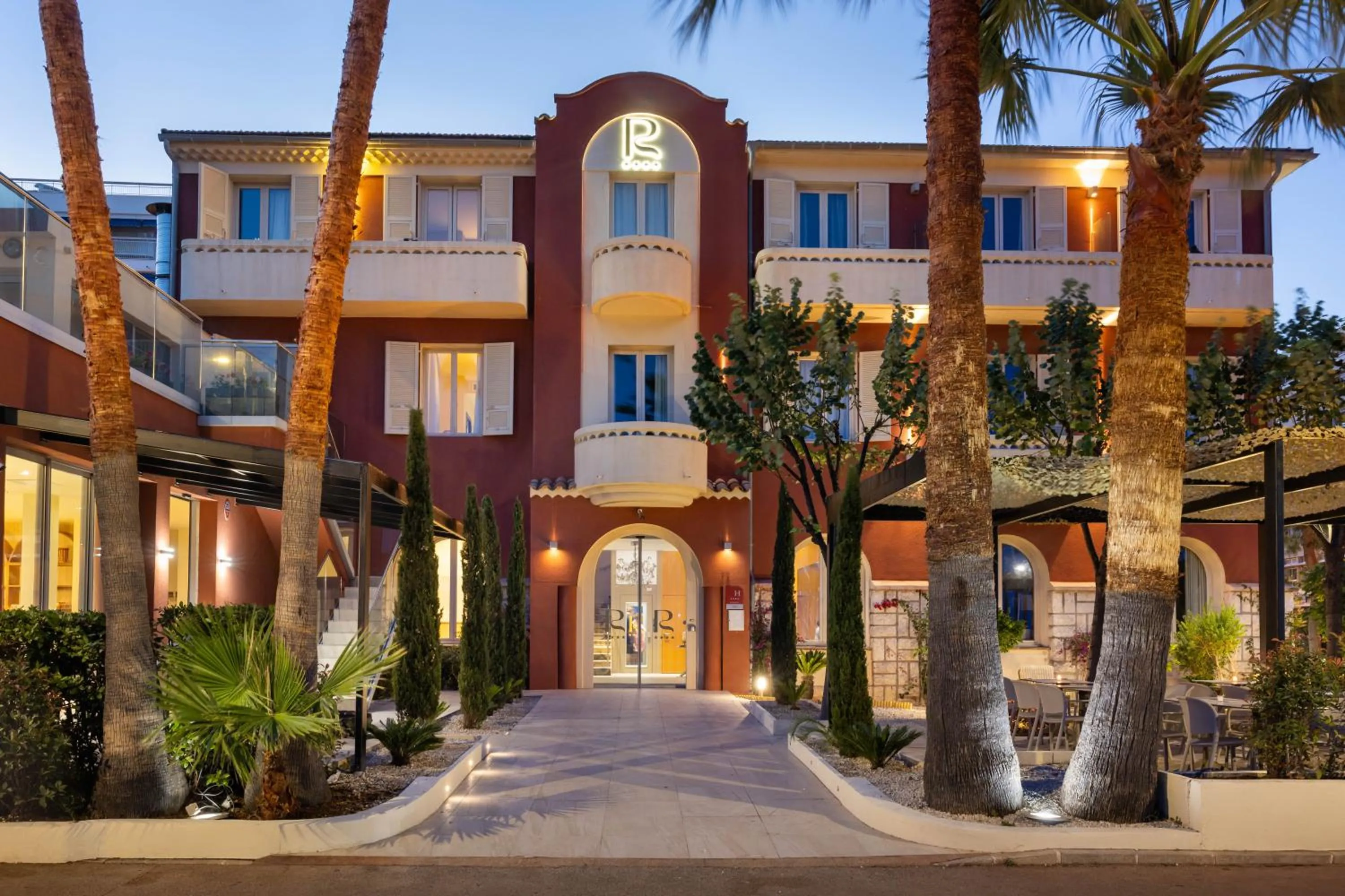 Property building in Hotel Royalmar - Nouveau propriétaire