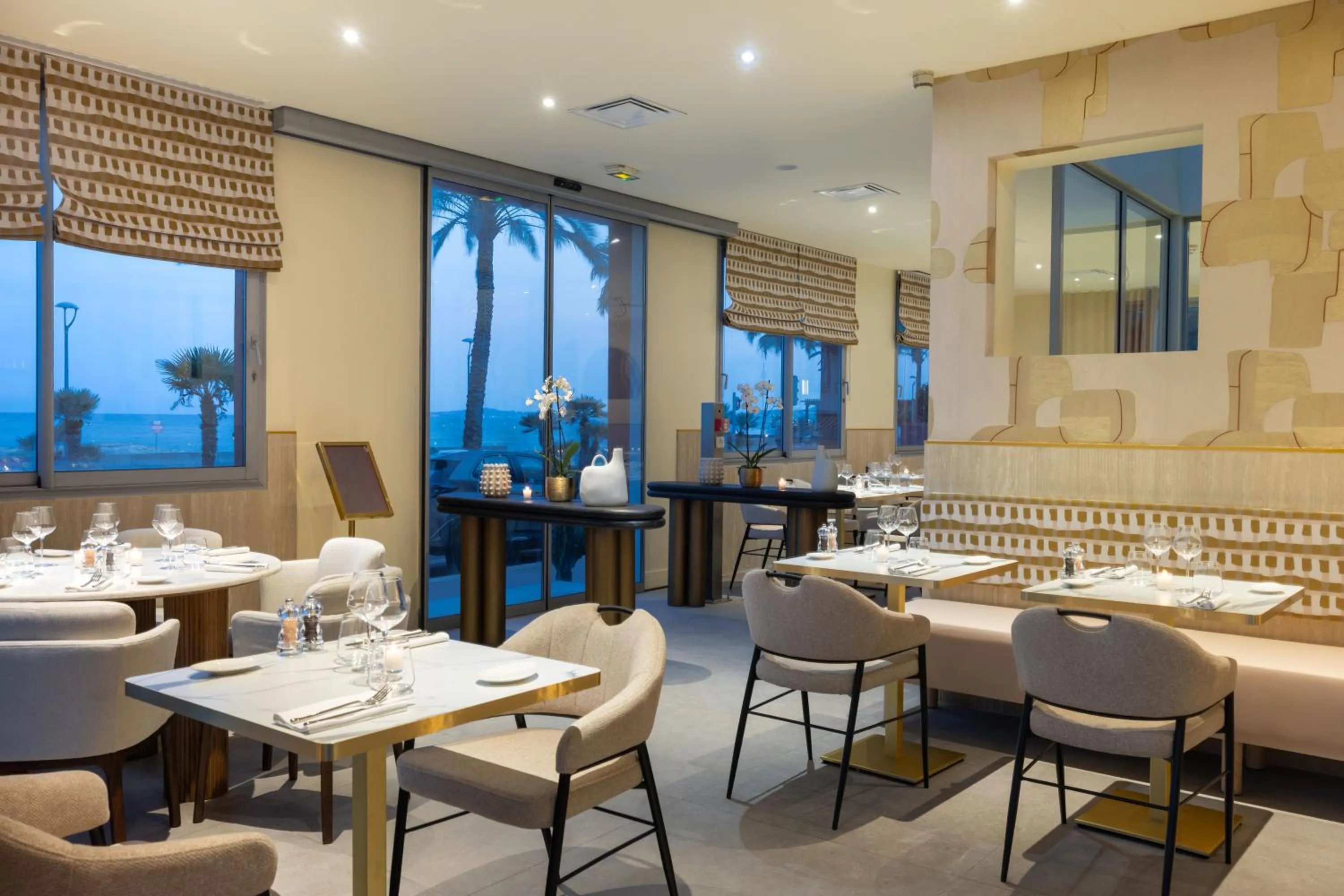 Restaurant/places to eat in Hotel Royalmar - Nouveau propriétaire