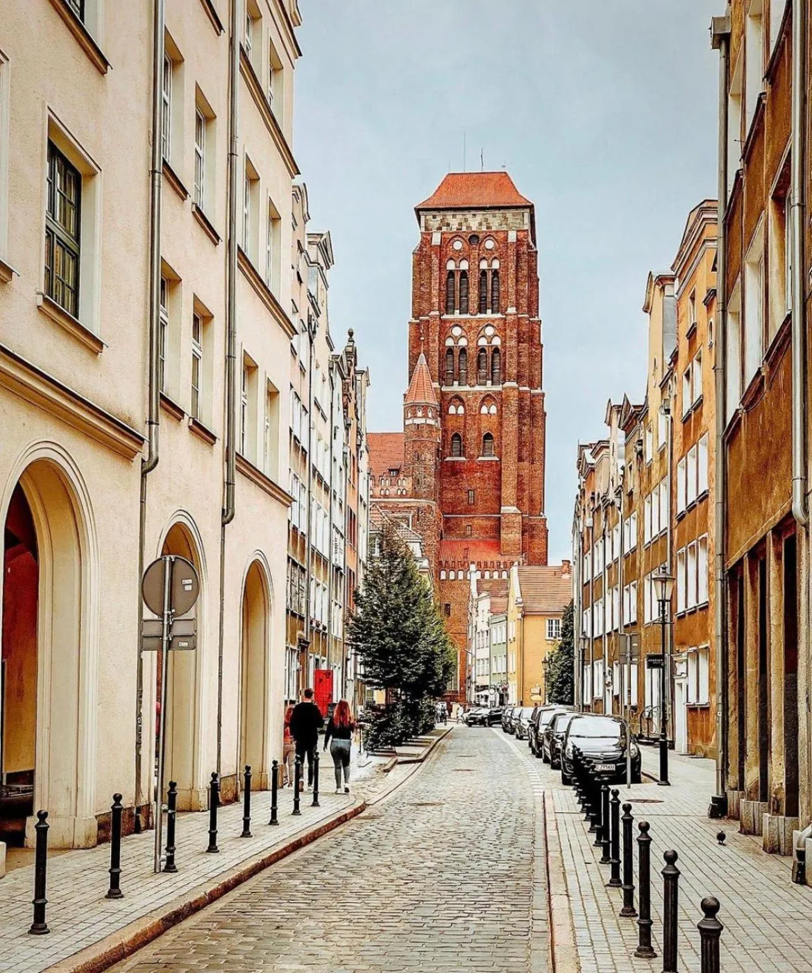 Property building in Baltic Gdańsk OLD TOWN by St Mary s Church
