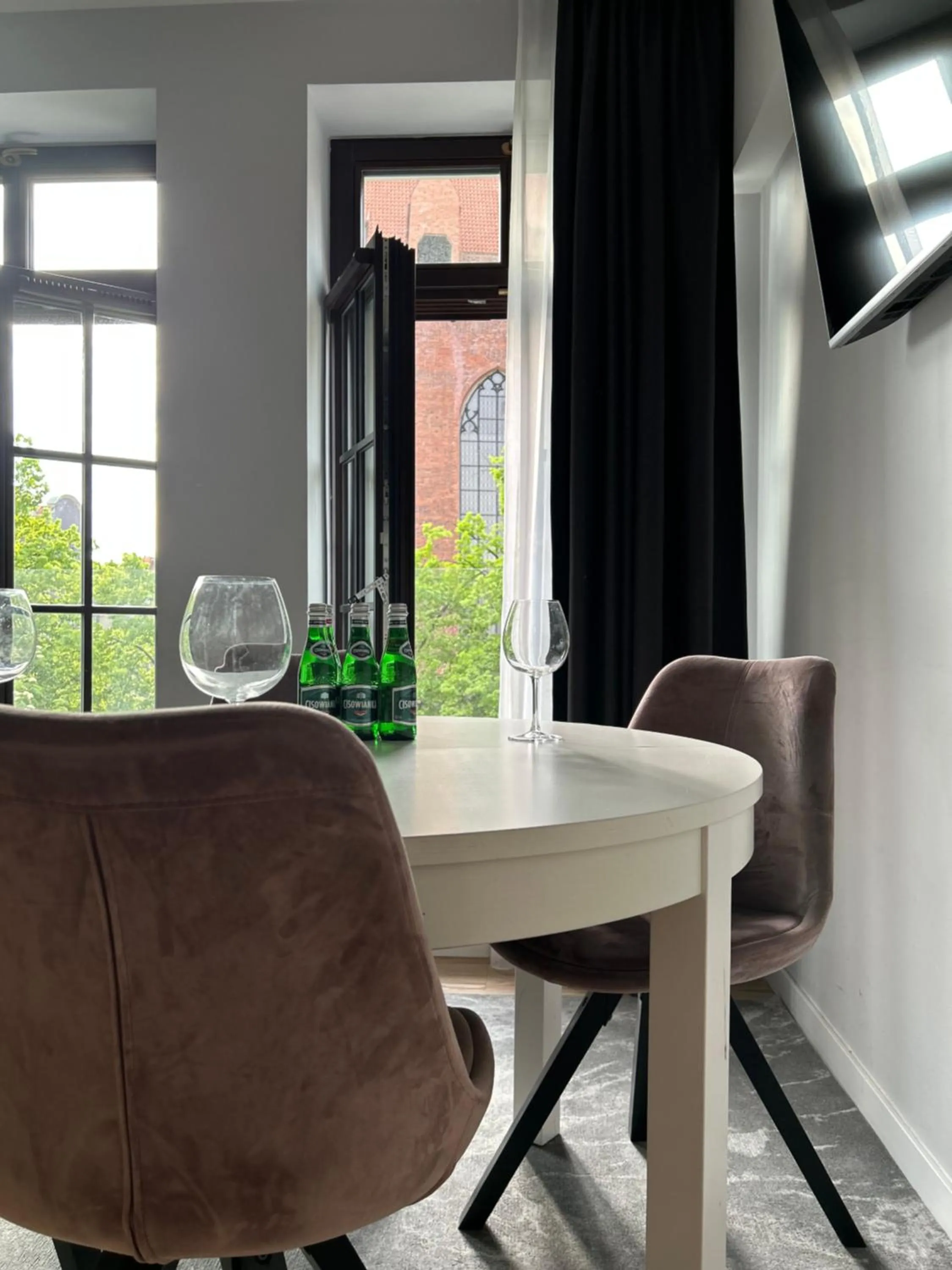 Communal lounge/ TV room in Baltic Gdańsk OLD TOWN by St Mary s Church