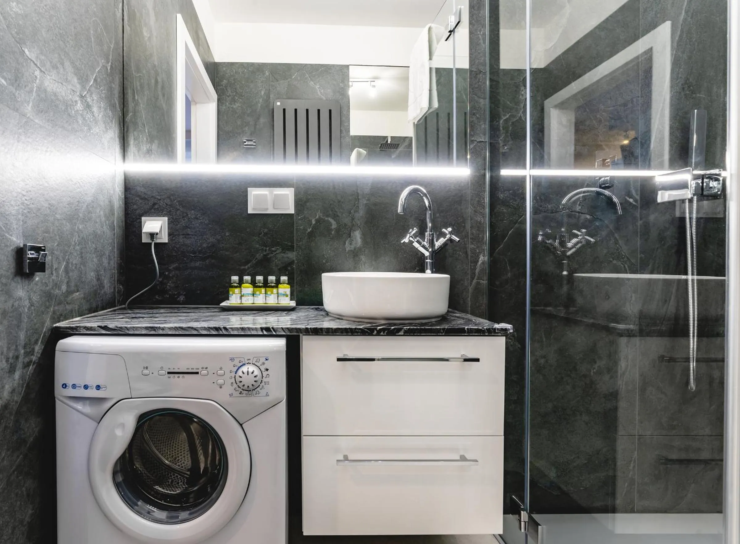 Shower in Baltic Gdańsk OLD TOWN by St Mary s Church