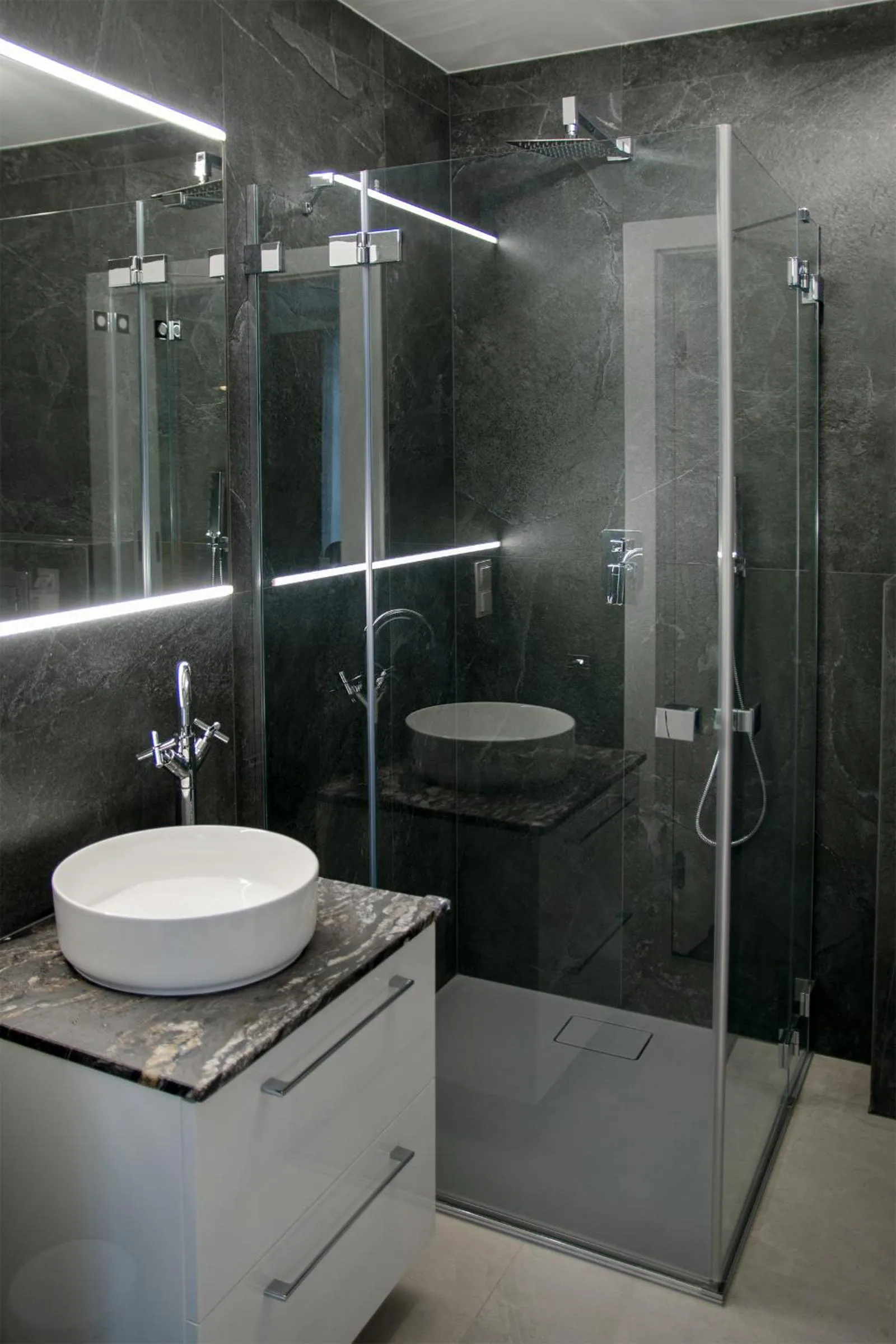 Shower in Baltic Gdańsk OLD TOWN by St Mary s Church