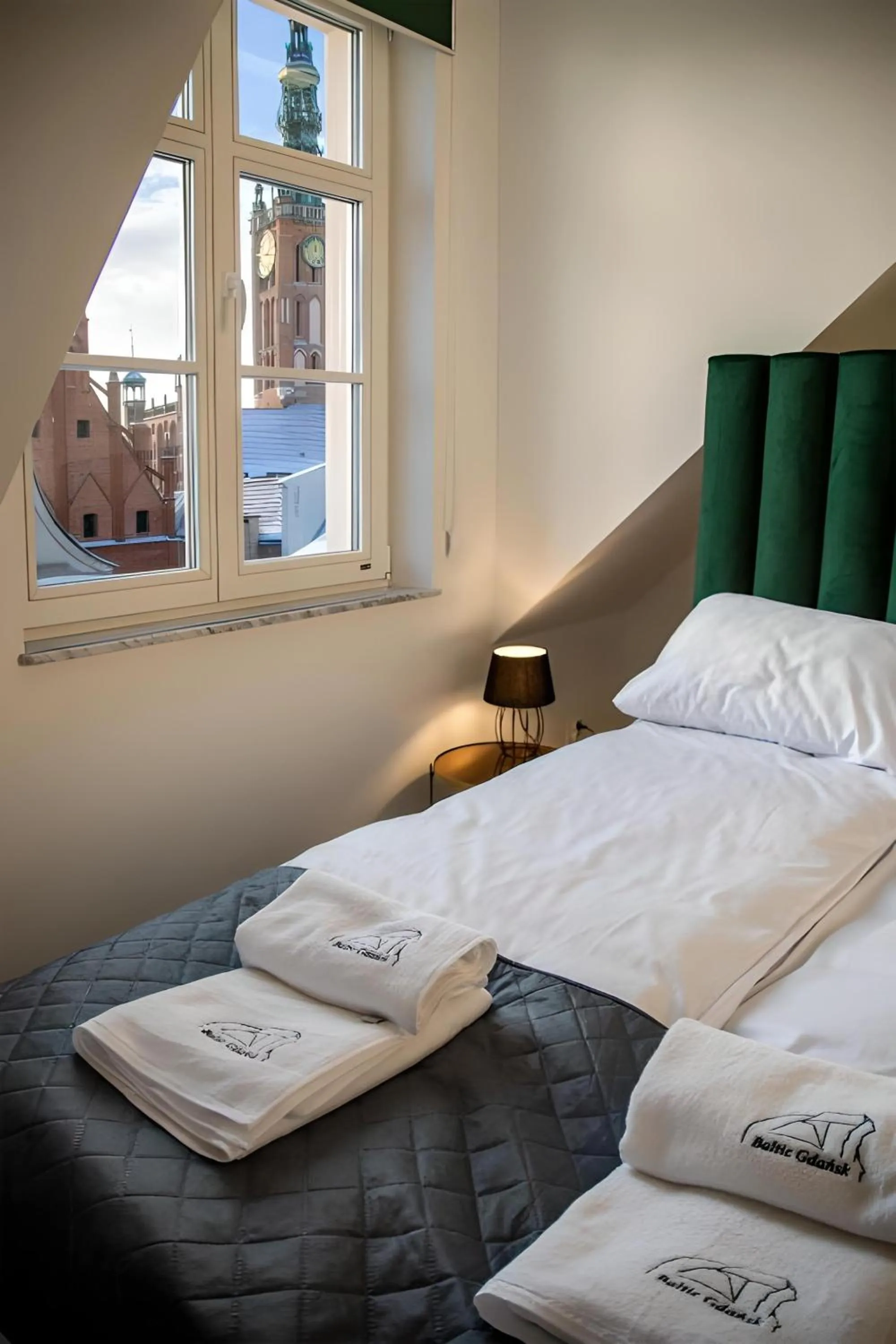 Darts, Bed in Baltic Gdańsk OLD TOWN by St Mary s Church