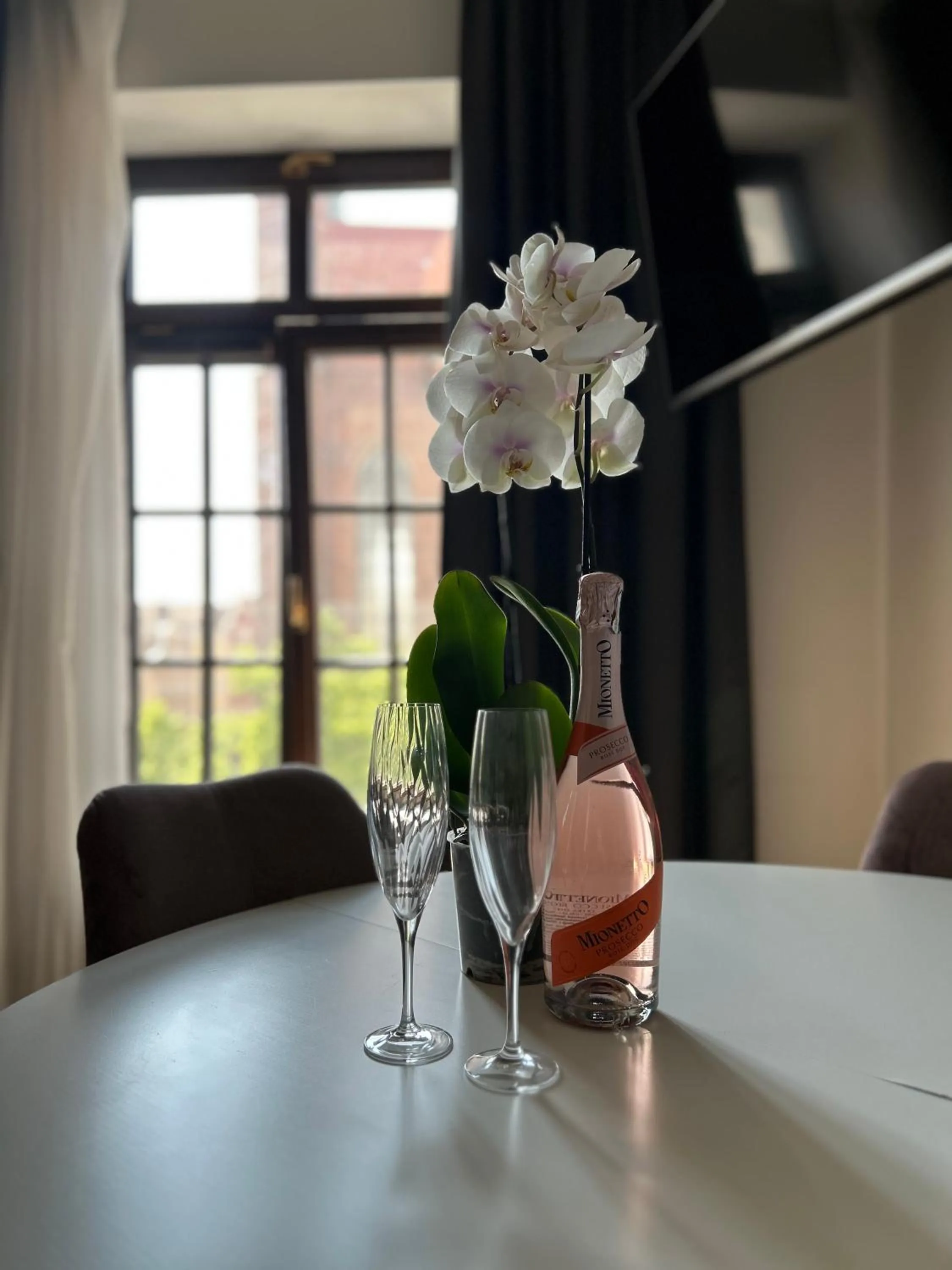 Dining area in Baltic Gdańsk OLD TOWN by St Mary s Church