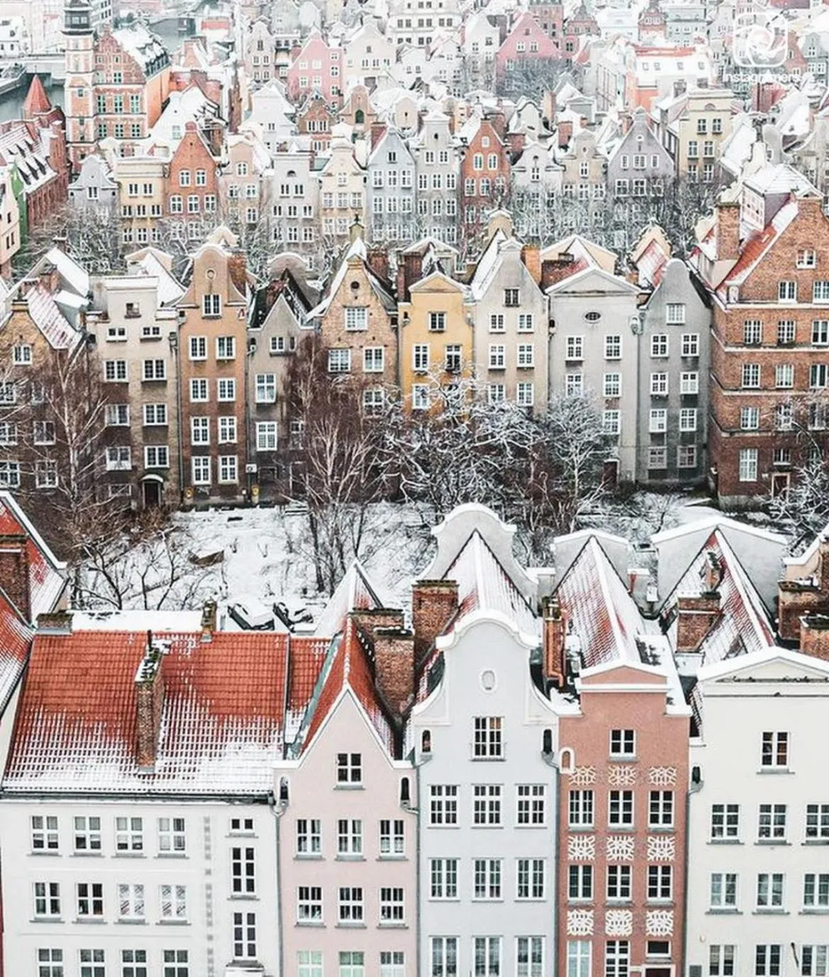 Property building in Baltic Gdańsk OLD TOWN by St Mary s Church