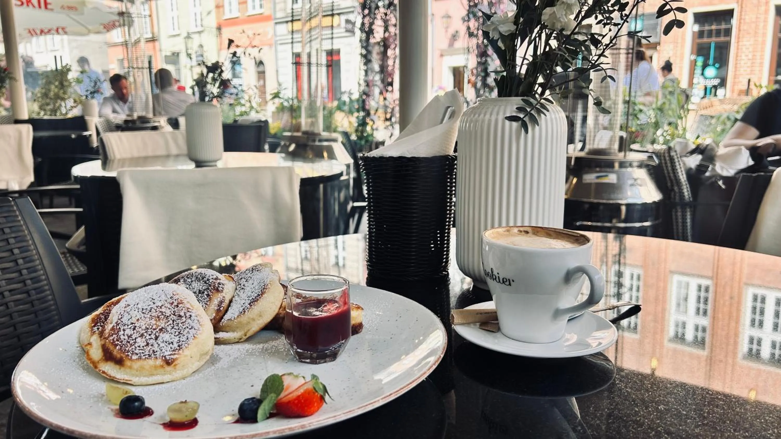 Restaurant/places to eat in Baltic Gdańsk OLD TOWN by St Mary s Church