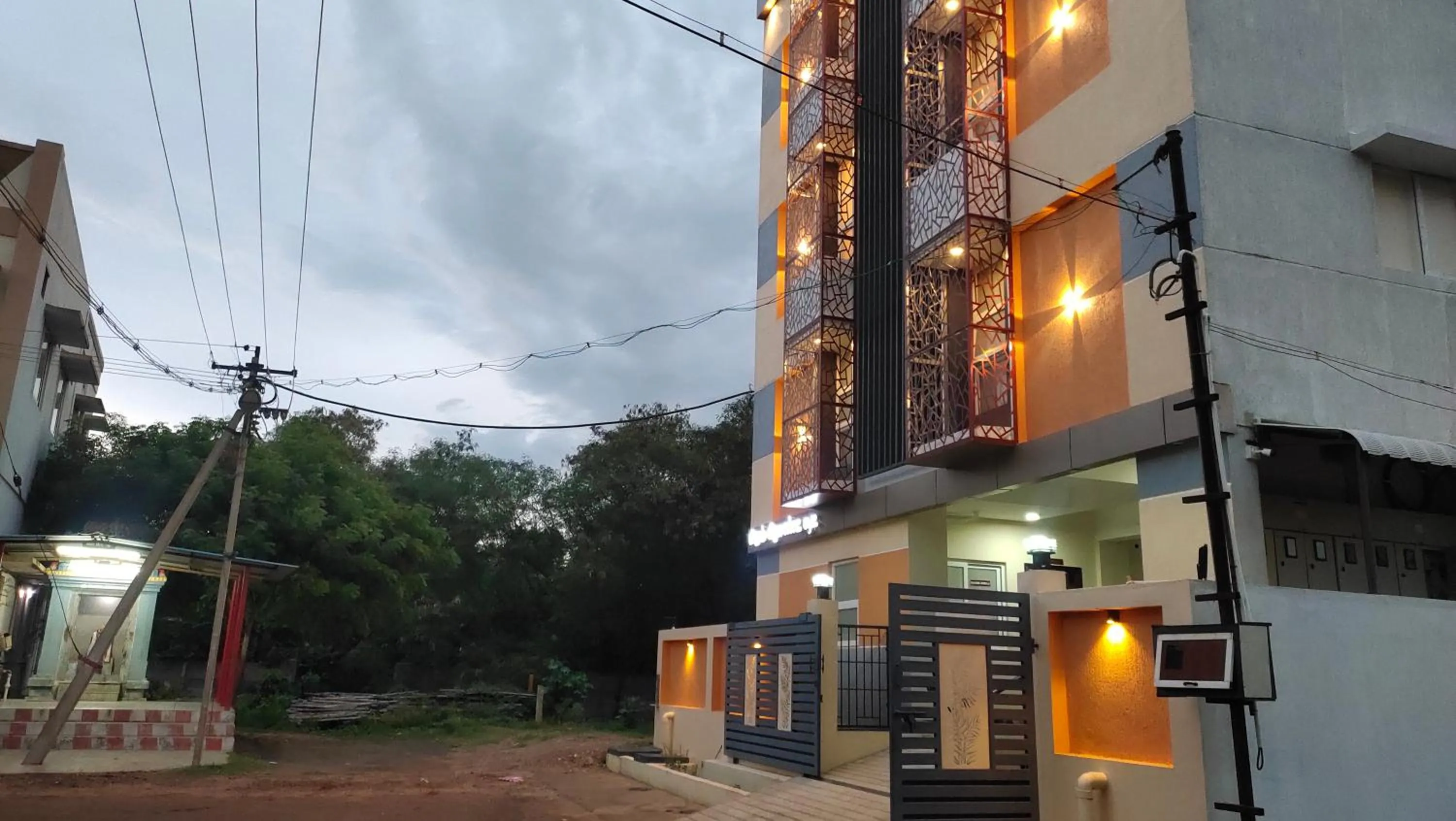 Facade/entrance in Hotel Rhythm Grand Suite