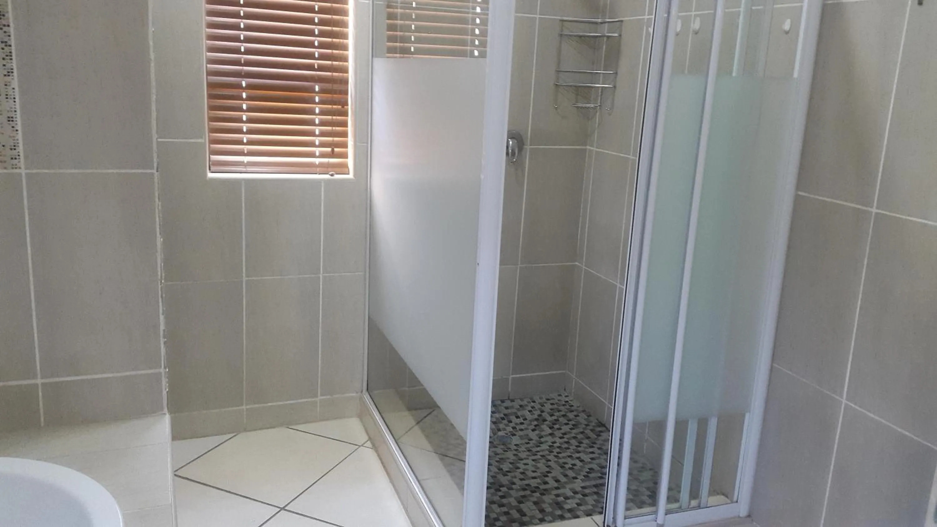Shower in Ikaze Guest House