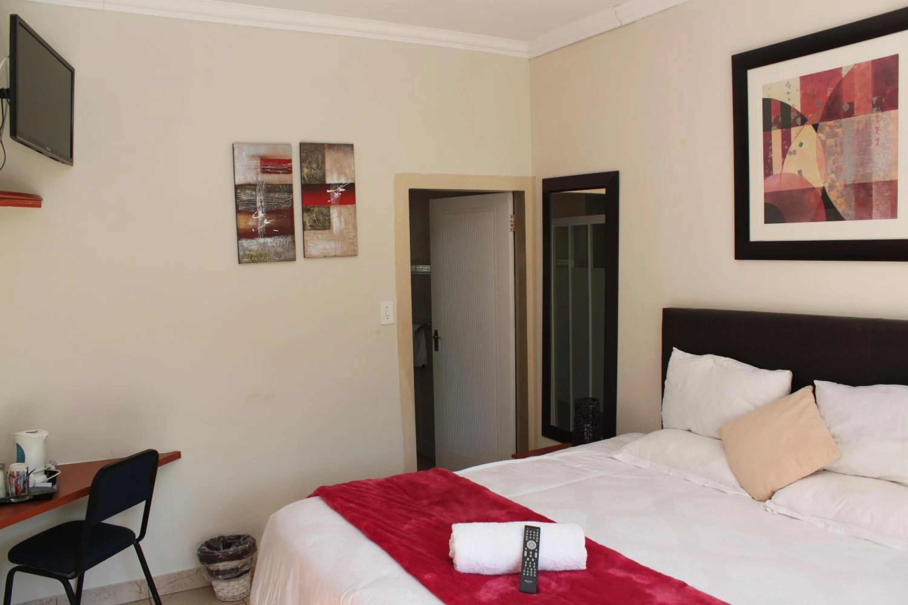 Bedroom, Bed in Ikaze Guest House