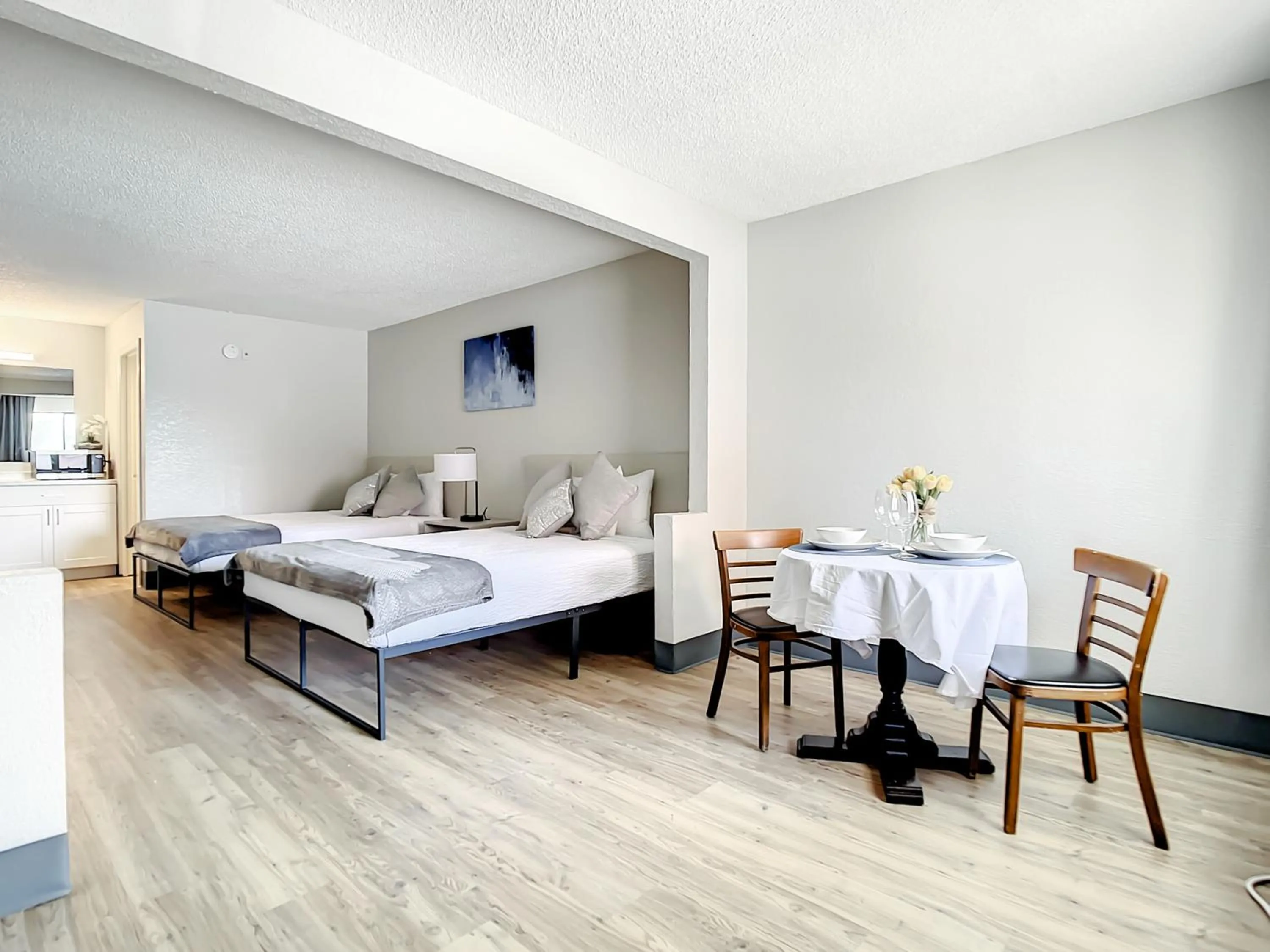 Photo of the whole room, Bed in Stayable Kissimmee West