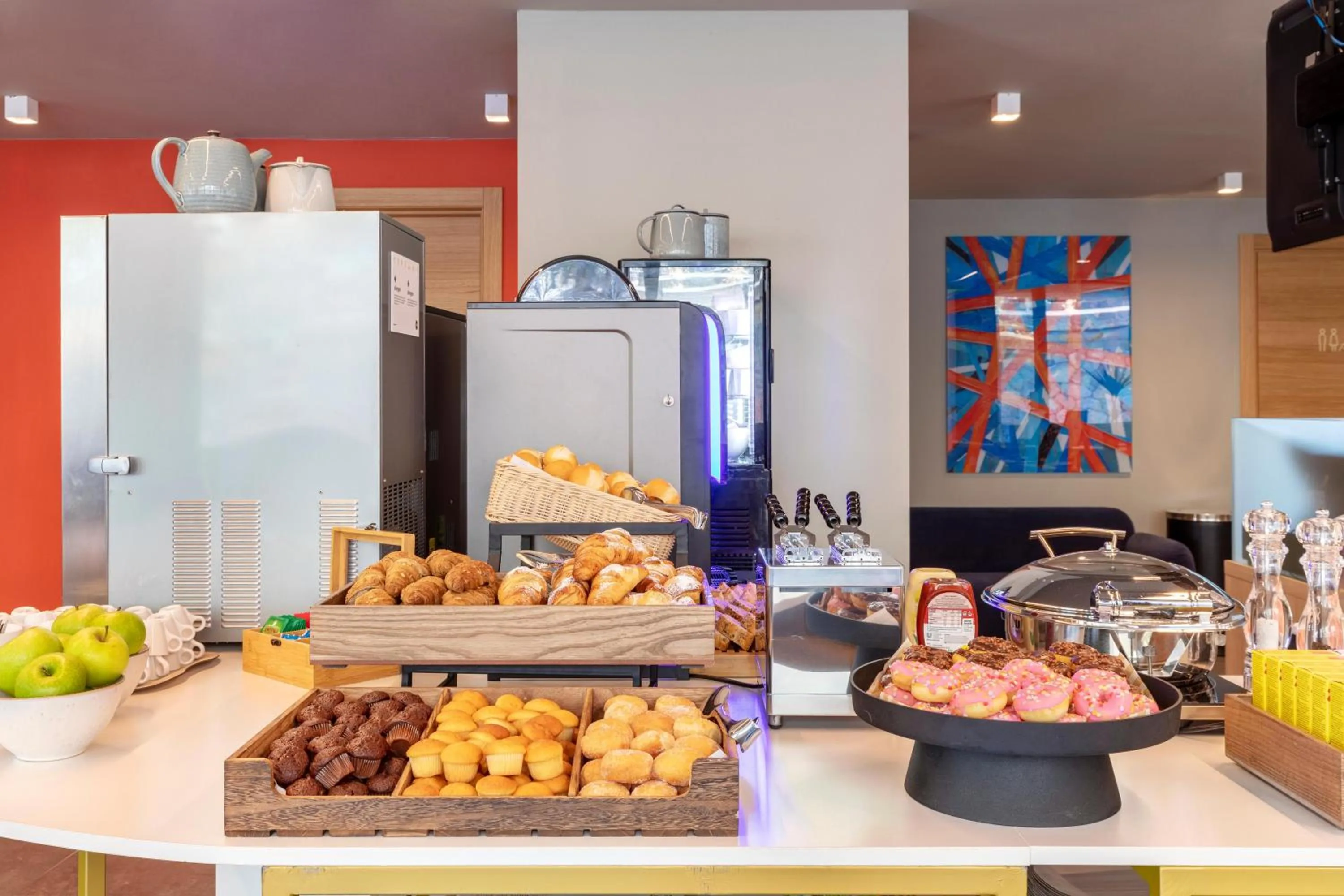 Restaurant/places to eat in B&B Hotel Genova City Center