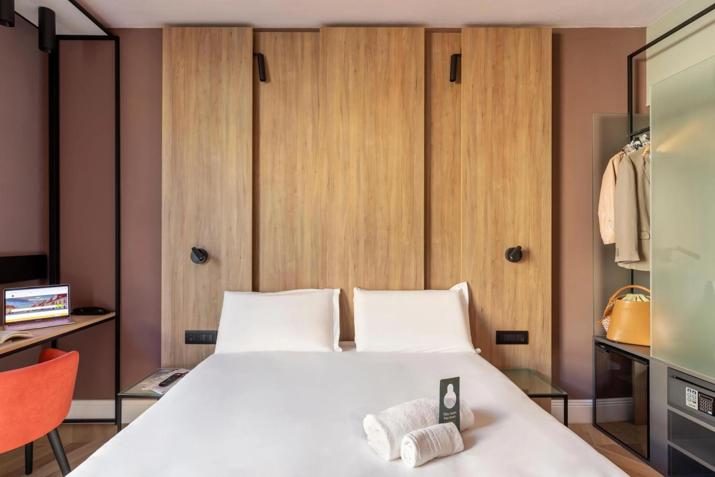 Photo of the whole room, Bed in B&B Hotel Genova City Center