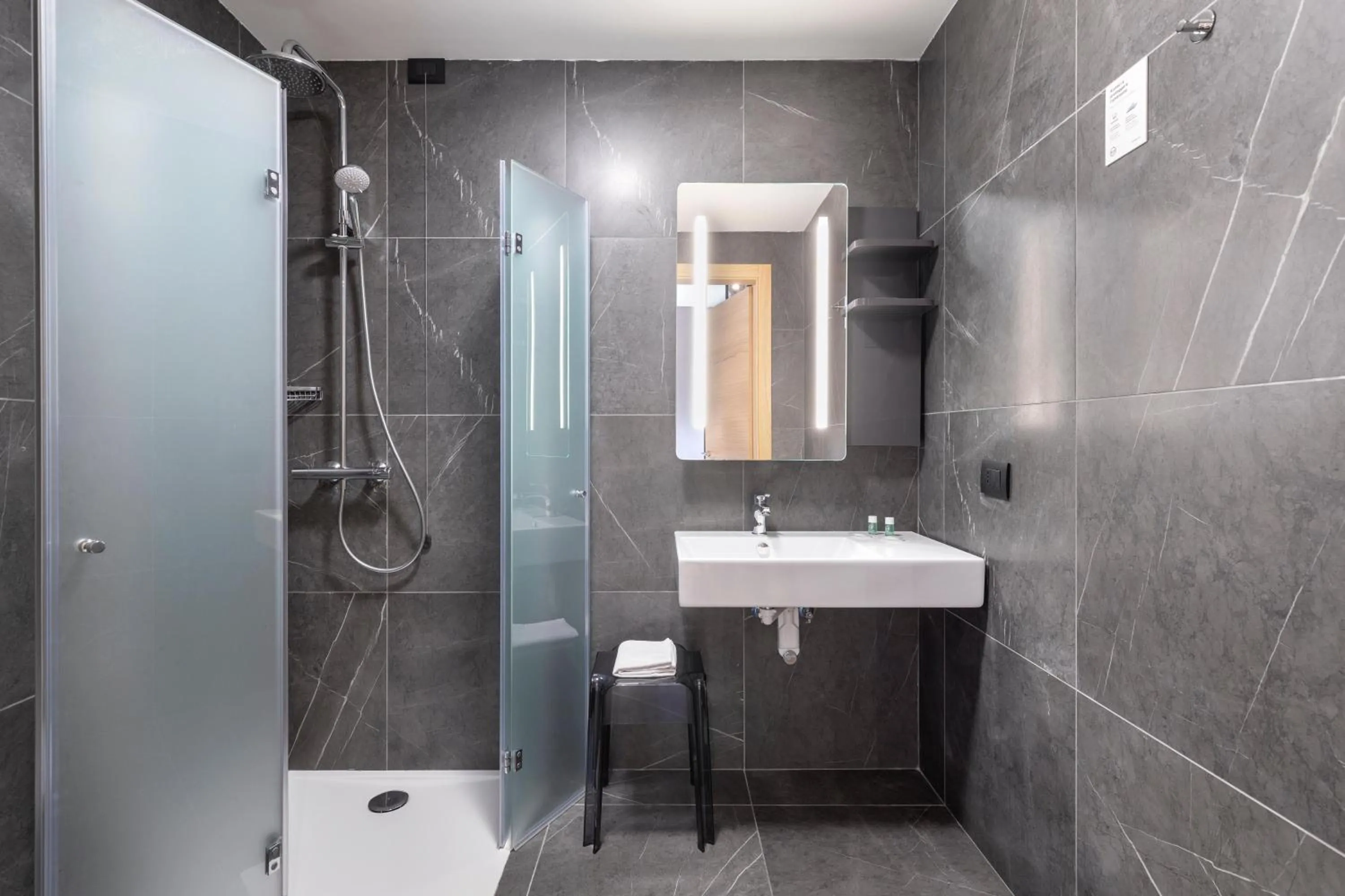 Bathroom in B&B Hotel Genova City Center