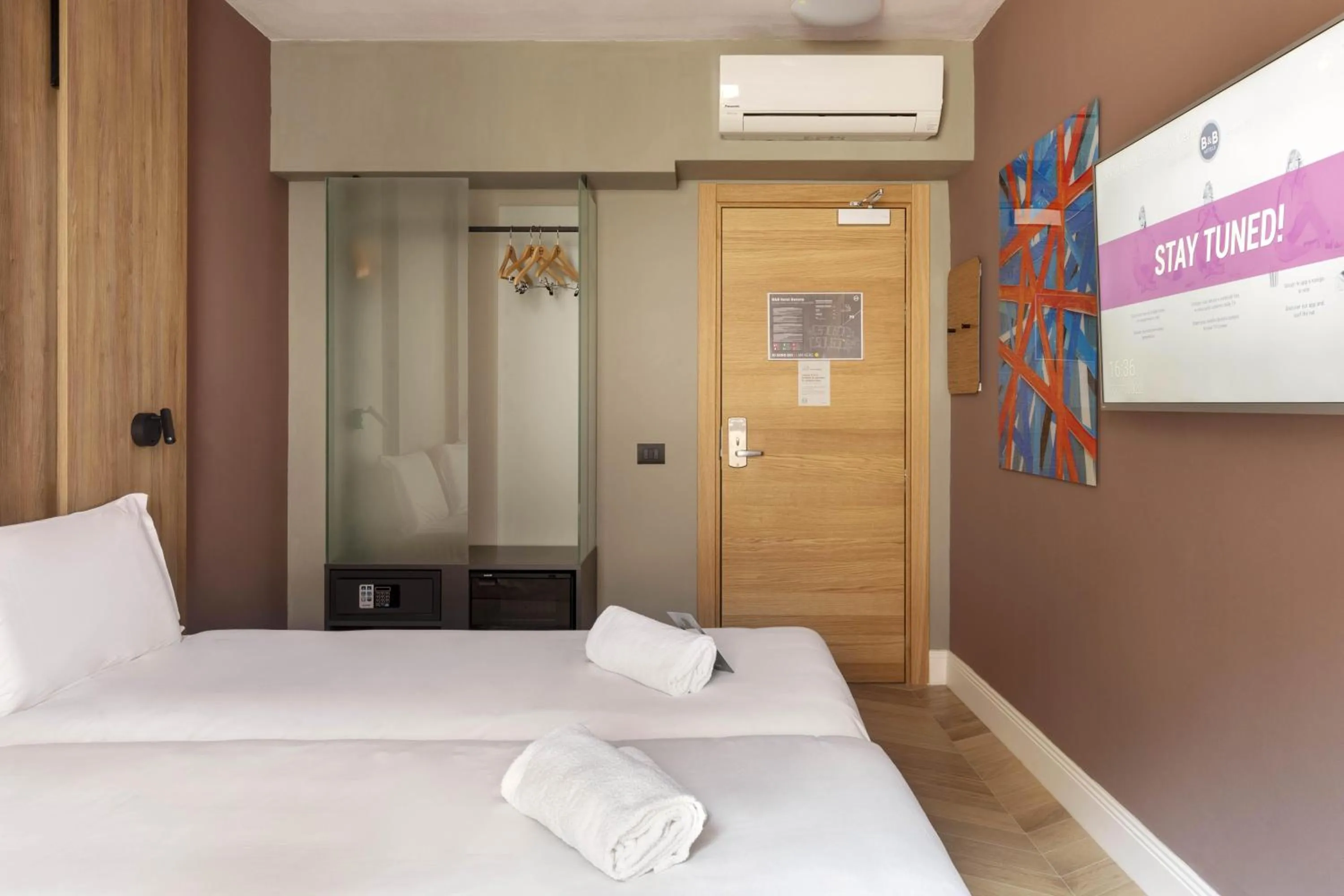 Photo of the whole room, Bed in B&B Hotel Genova City Center