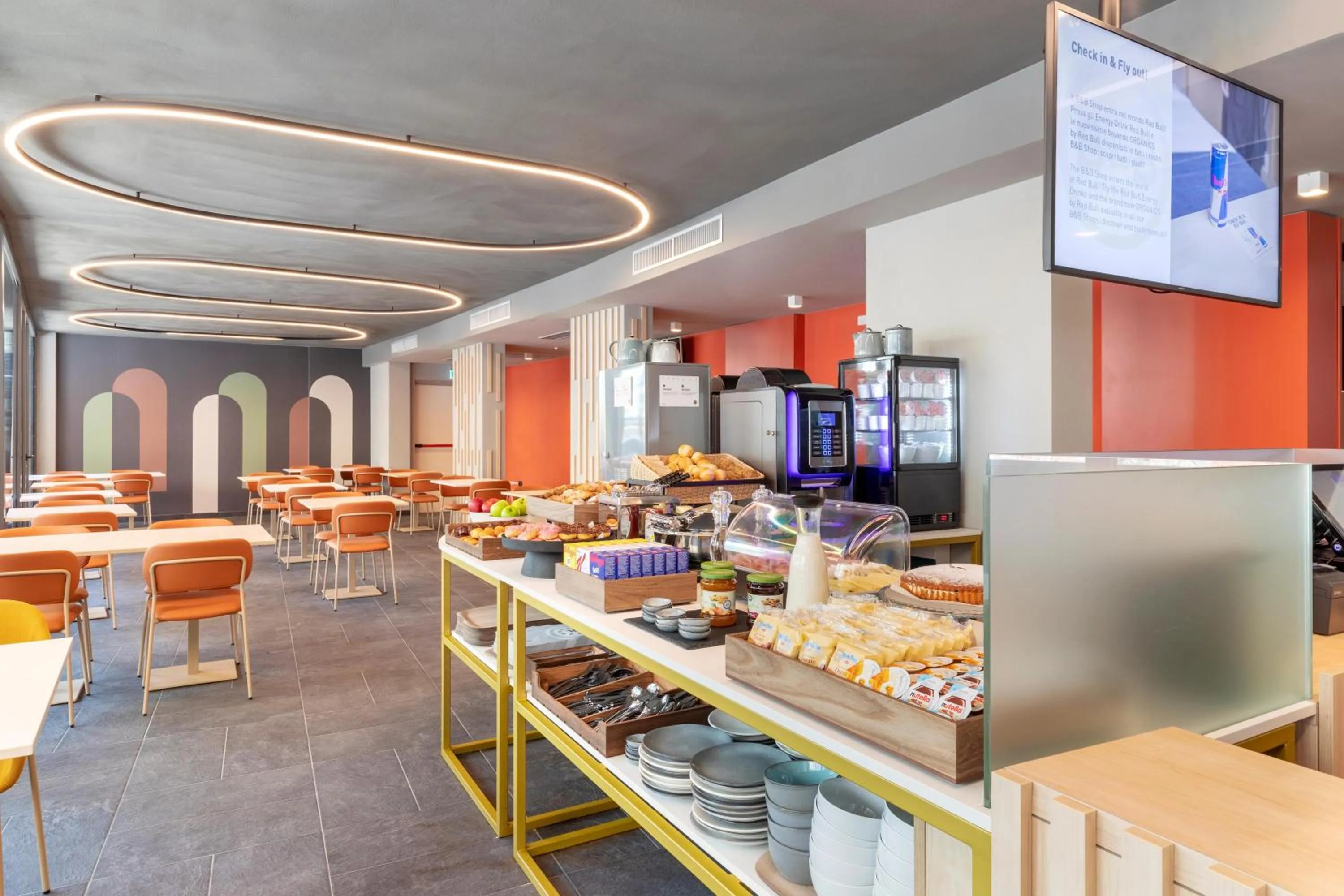 Restaurant/places to eat in B&B Hotel Genova City Center