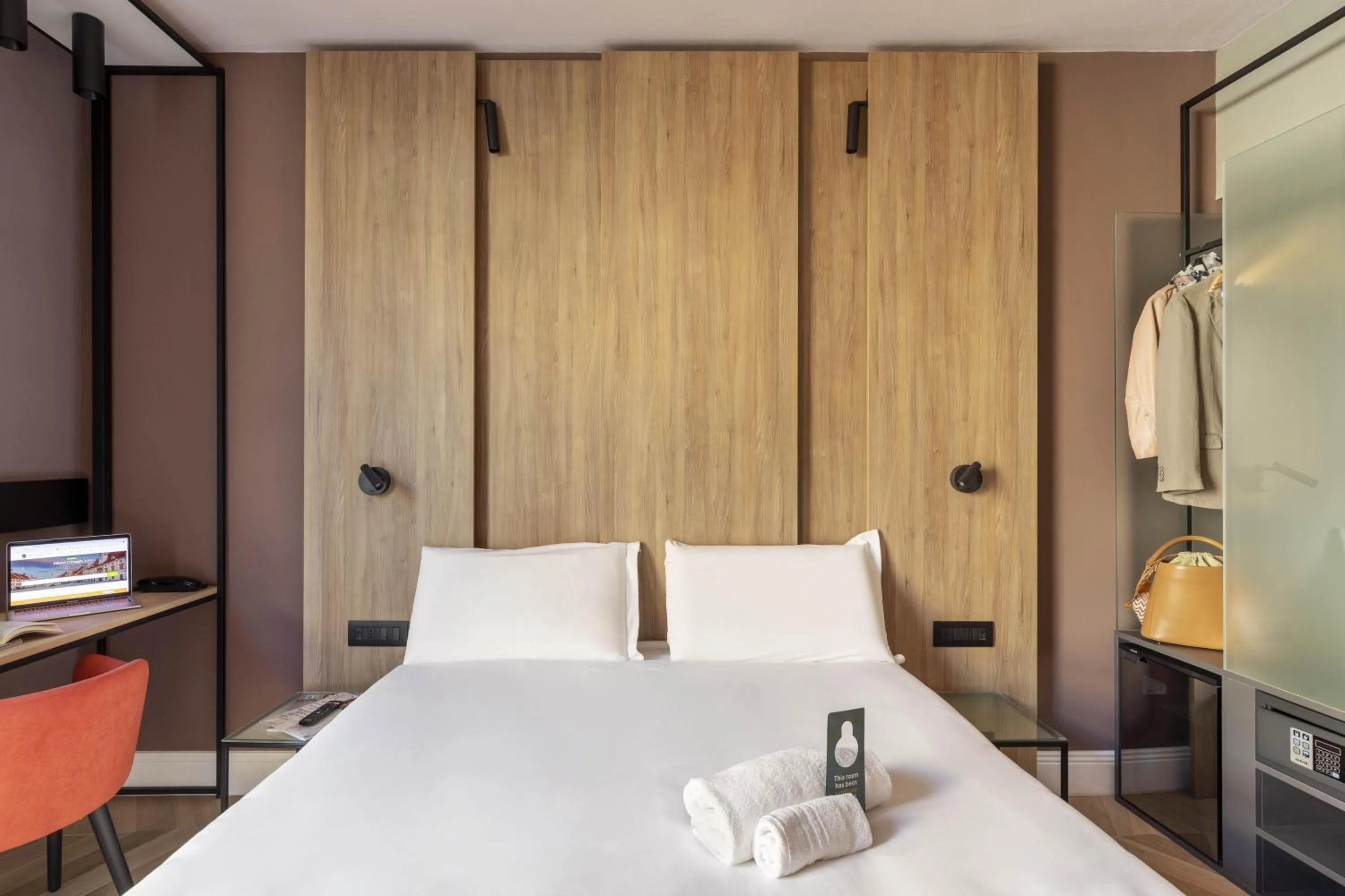 Photo of the whole room, Bed in B&B Hotel Genova City Center