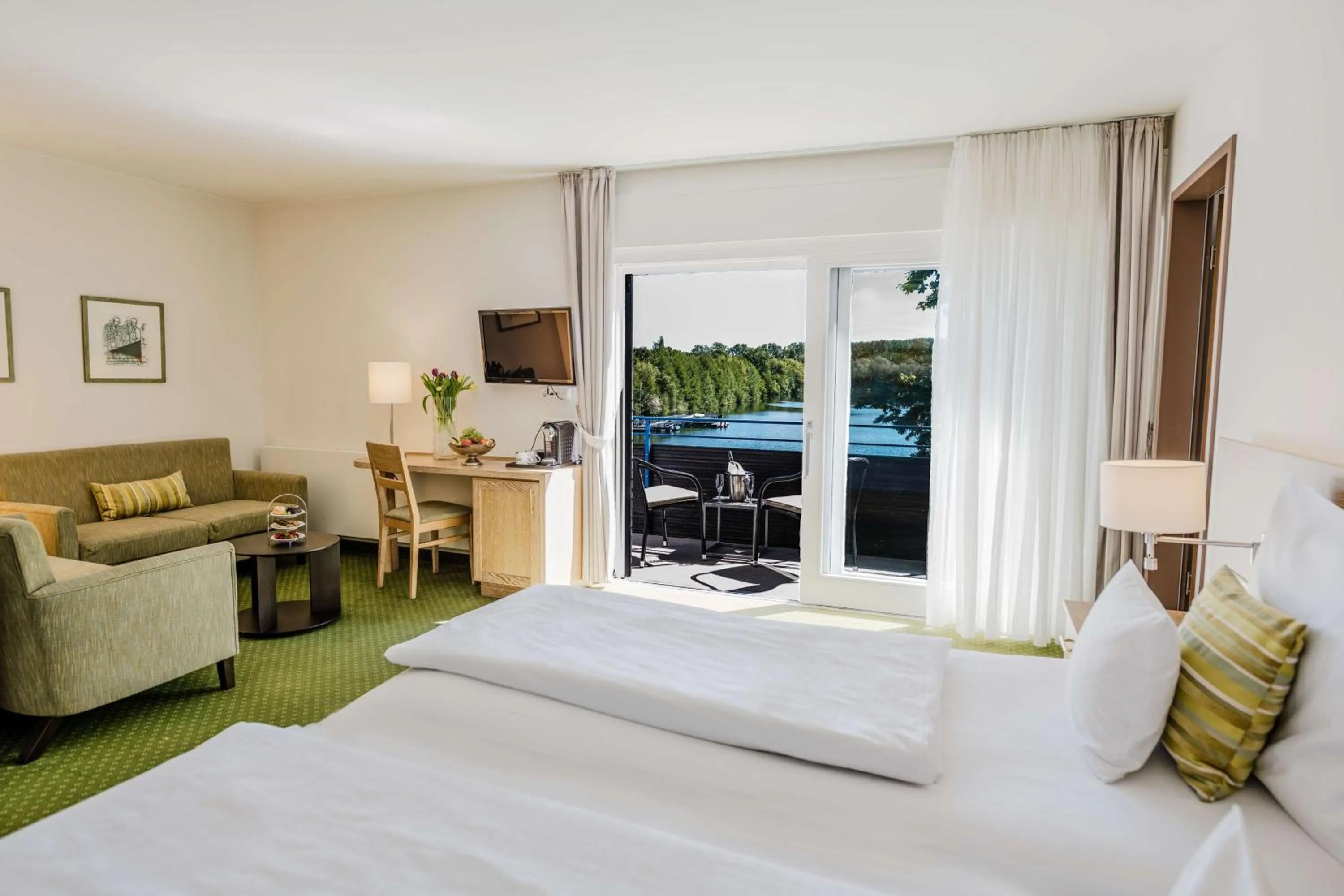 Bedroom, Bed in Best Western Premier Seehotel Krautkrämer