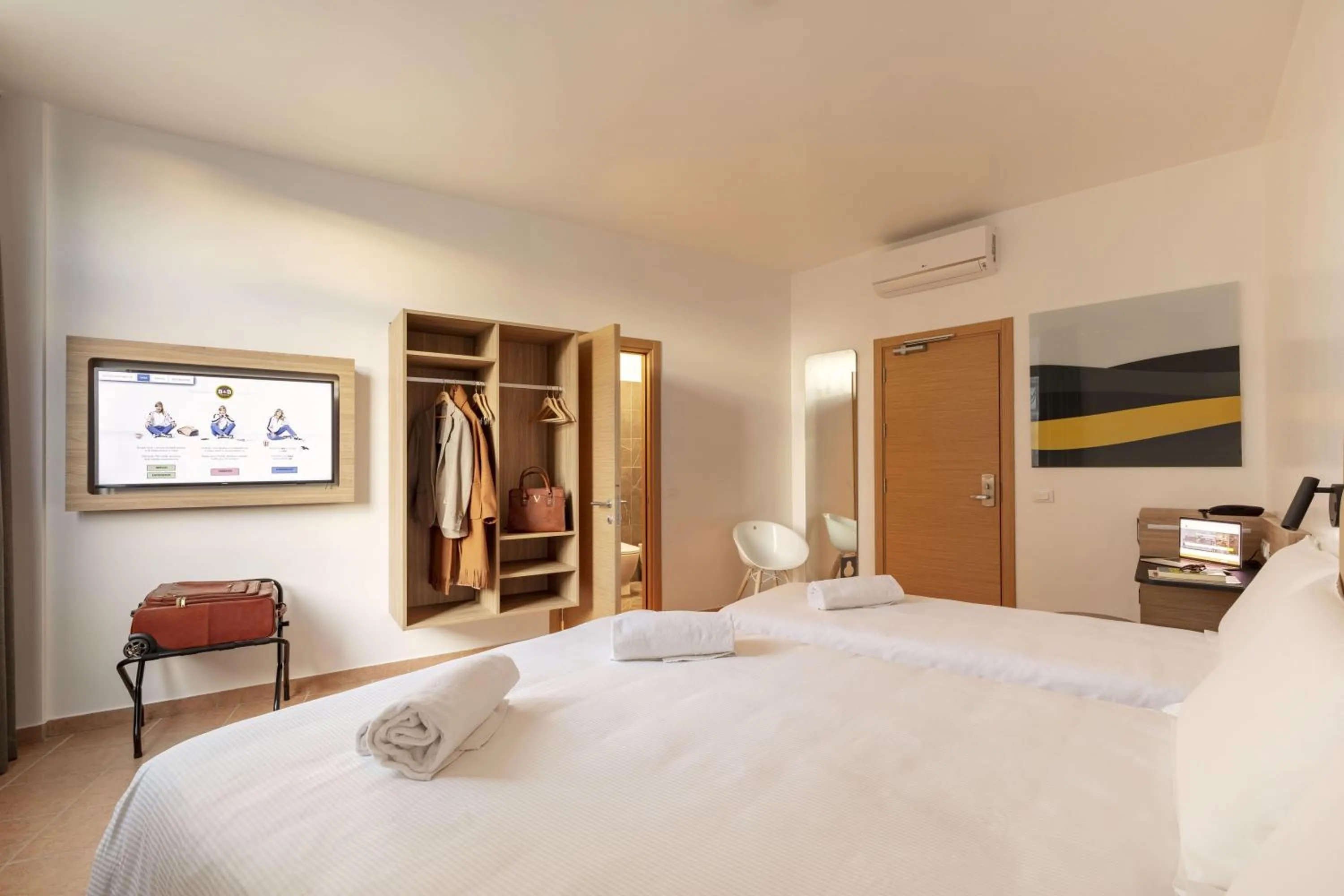 Photo of the whole room, Bed in B&B Hotel Pomezia Roma