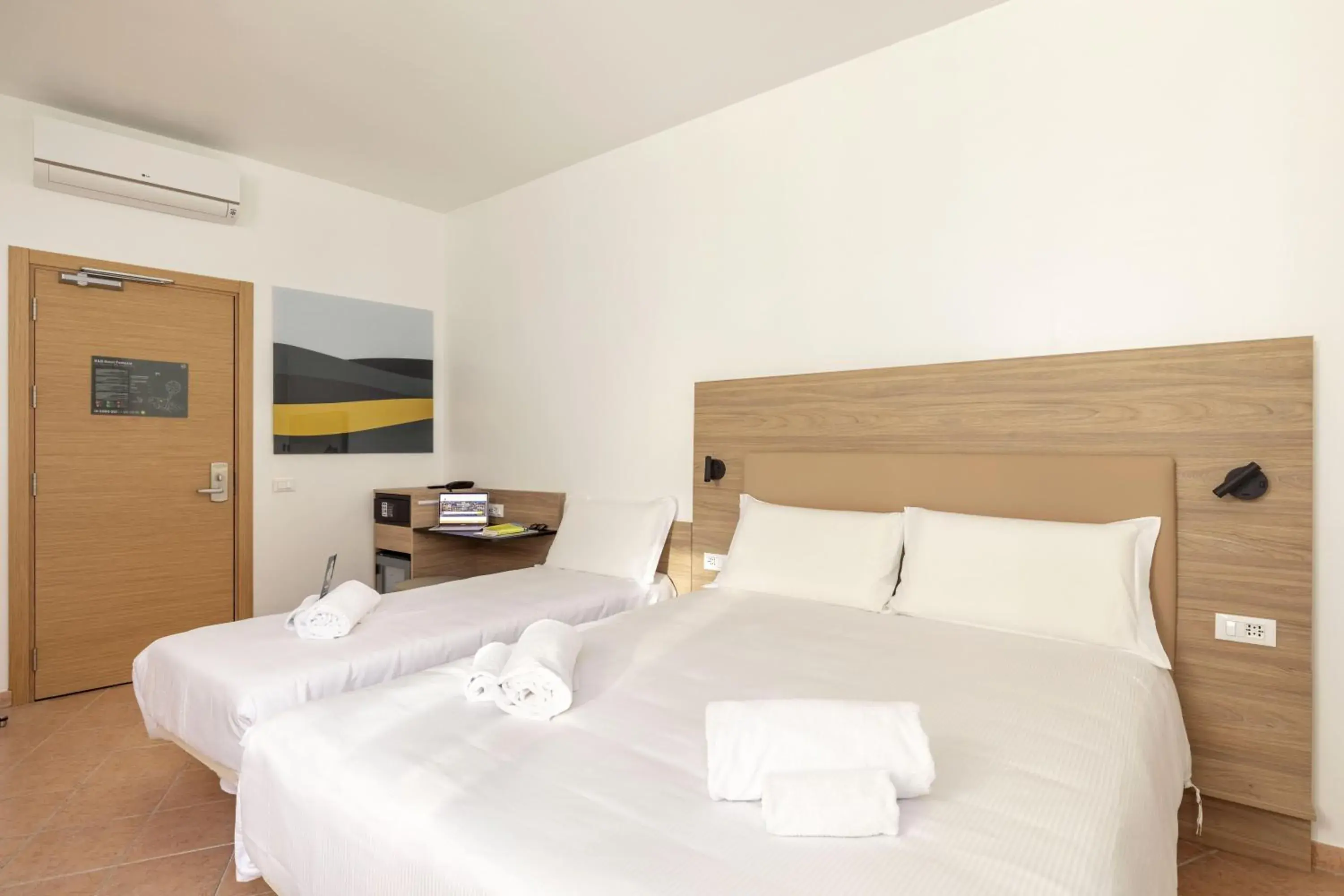 Triple Room in B&B Hotel Pomezia Roma Triple Room in B&B Hotel Pomezia Roma