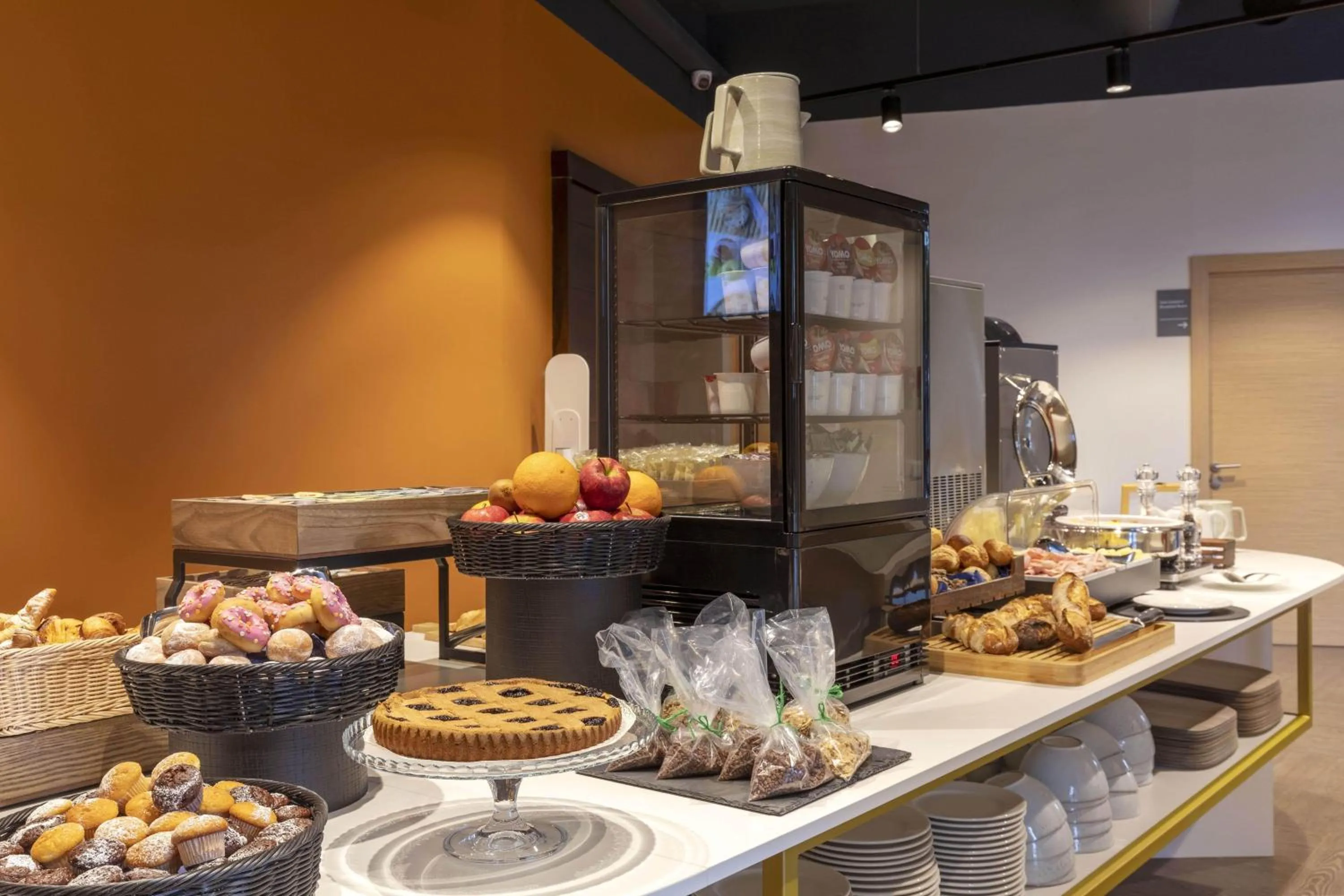 Restaurant/places to eat in B&B Hotel Pomezia Roma