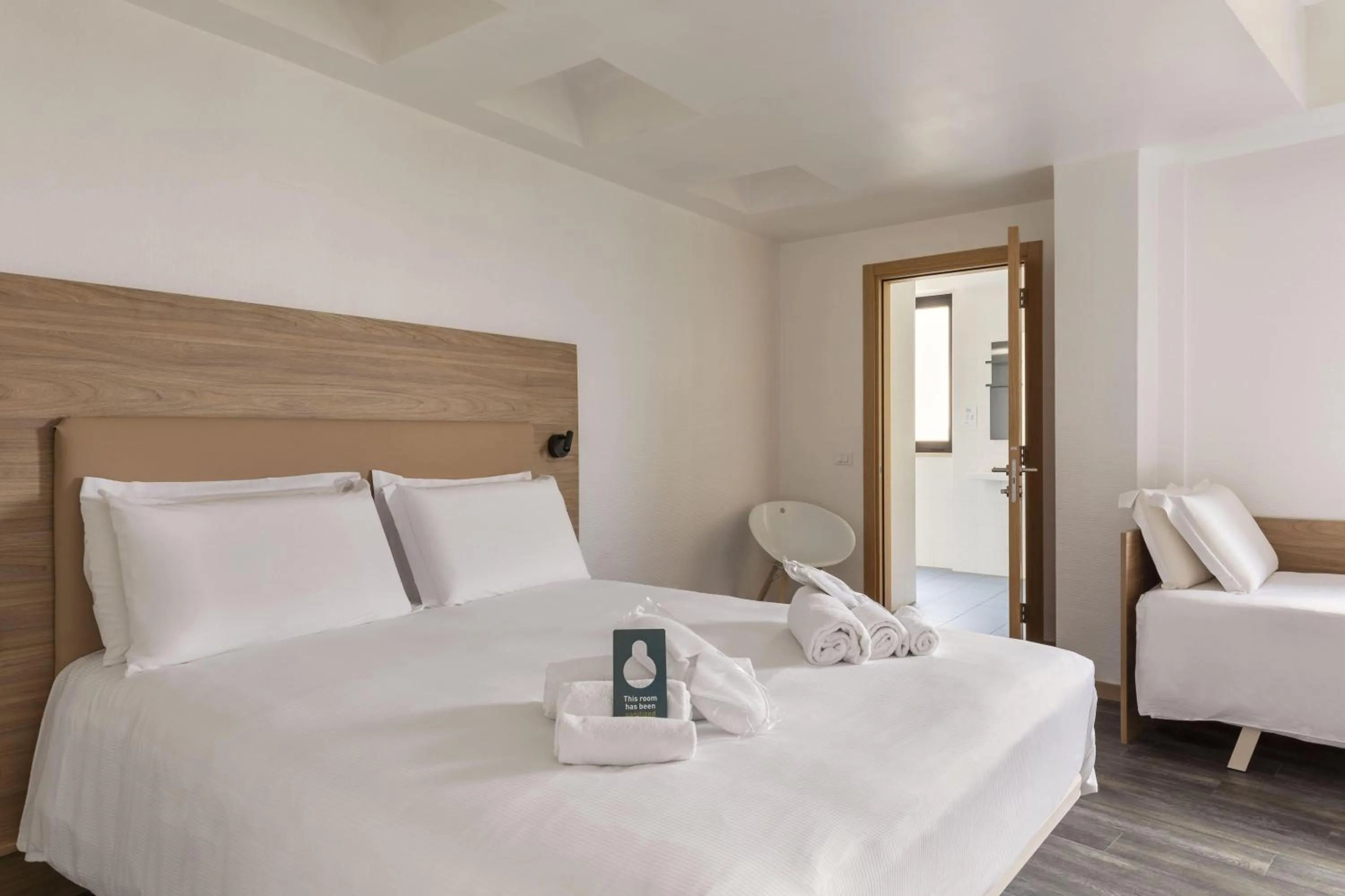 Photo of the whole room, Bed in B&B Hotel Pomezia Roma