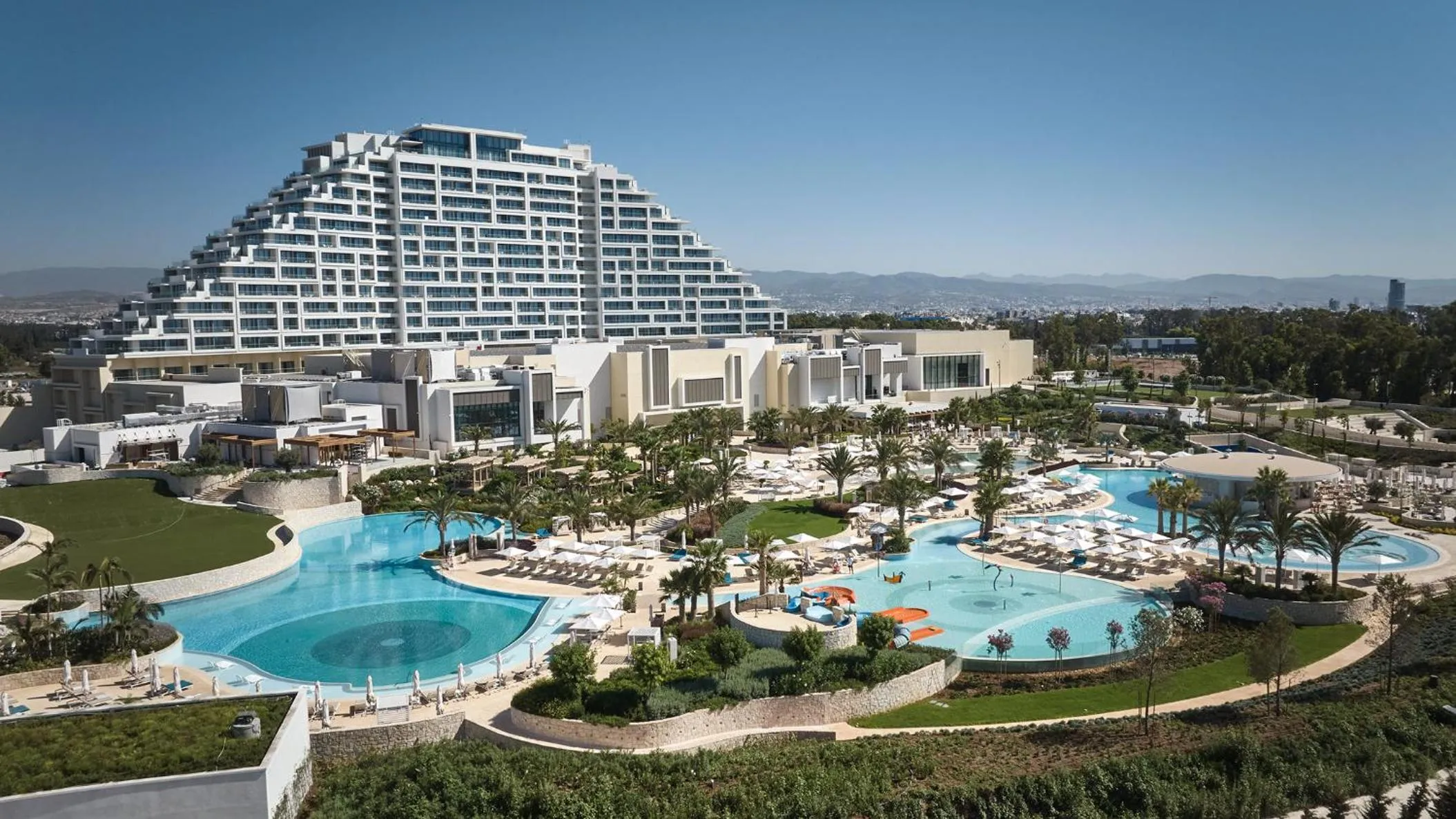 Swimming pool in City of Dreams Mediterranean - Integrated Resort, Casino & Entertainment