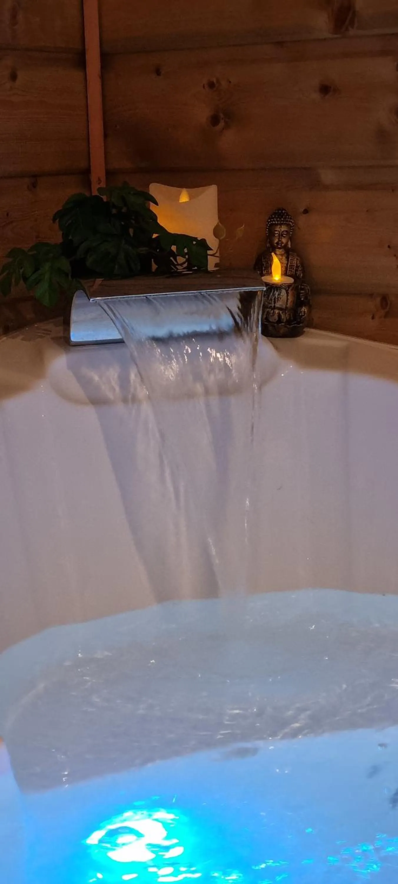 Hot Tub in Les Glycines de Monchy- Chambres d'hôtes