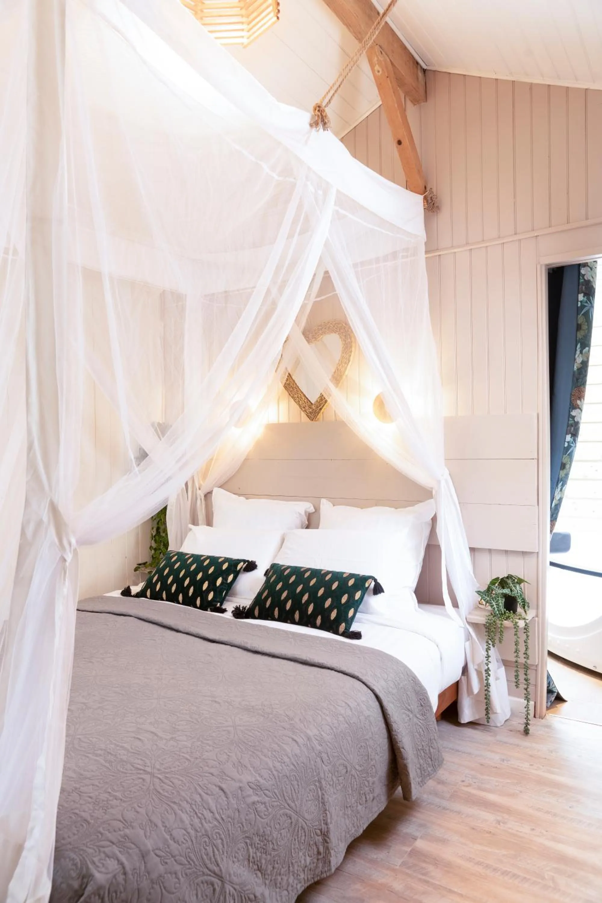 Bed in Les Glycines de Monchy- Chambres d'hôtes