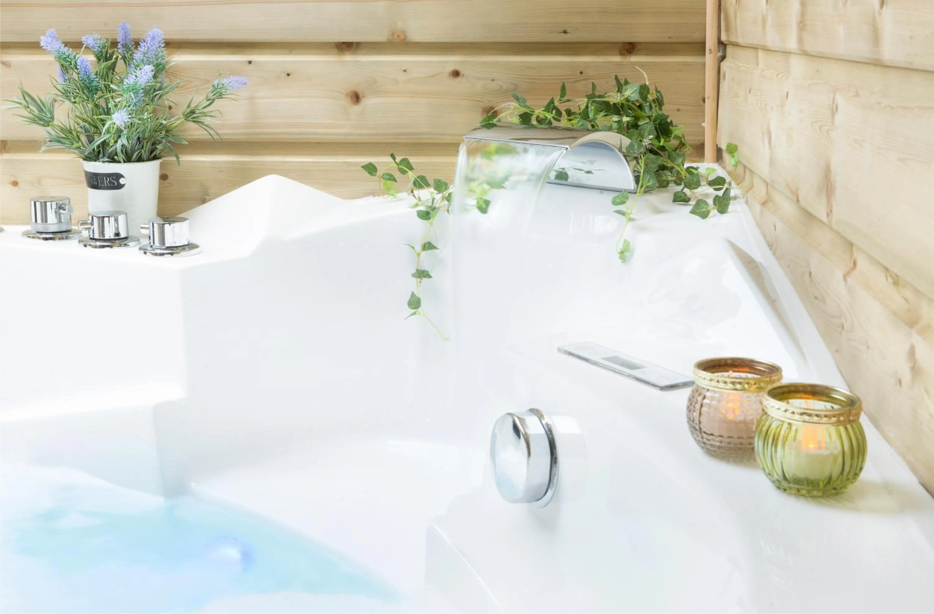 Hot Tub in Les Glycines de Monchy- Chambres d'hôtes